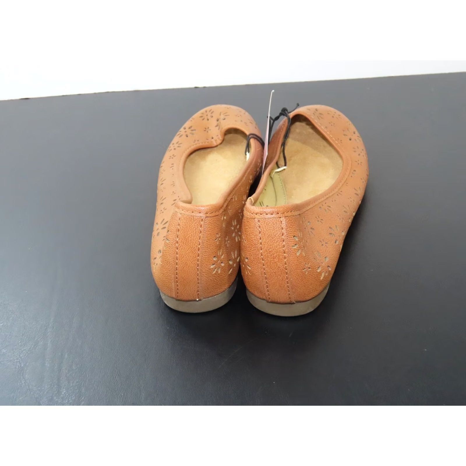 Vintage Serra Memory Foam Brown Floral Cutouts Flats Women's 9 NWT Size US 9 / IT 39 - 4 Thumbnail