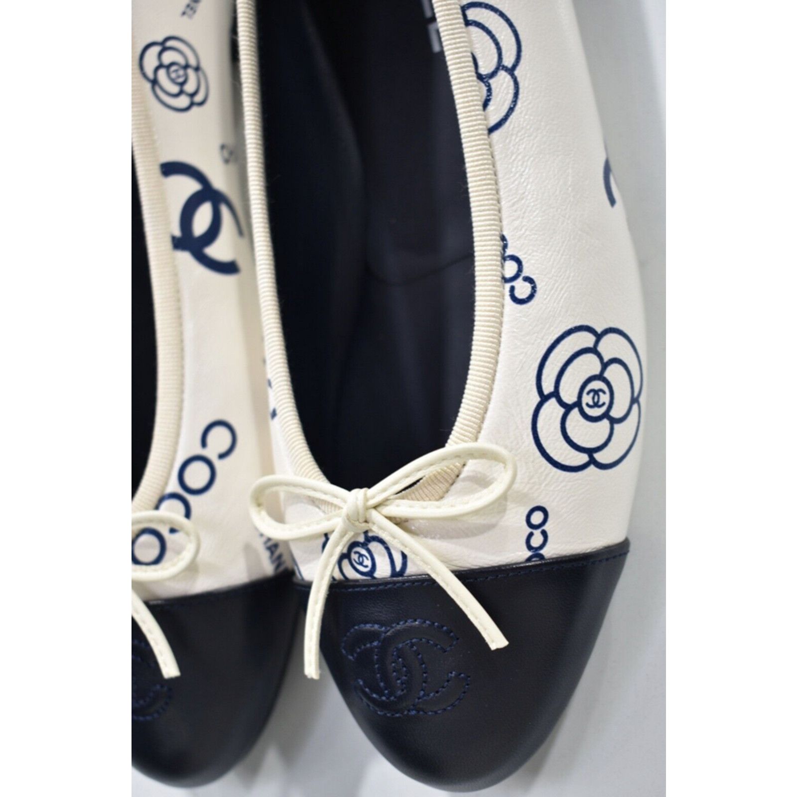 Chanel 23P CC Coco Logo Cap Toe Bow Tie Ballet Ballerina Flat 37 Size US 7.5 / IT 37.5 - 8 Thumbnail