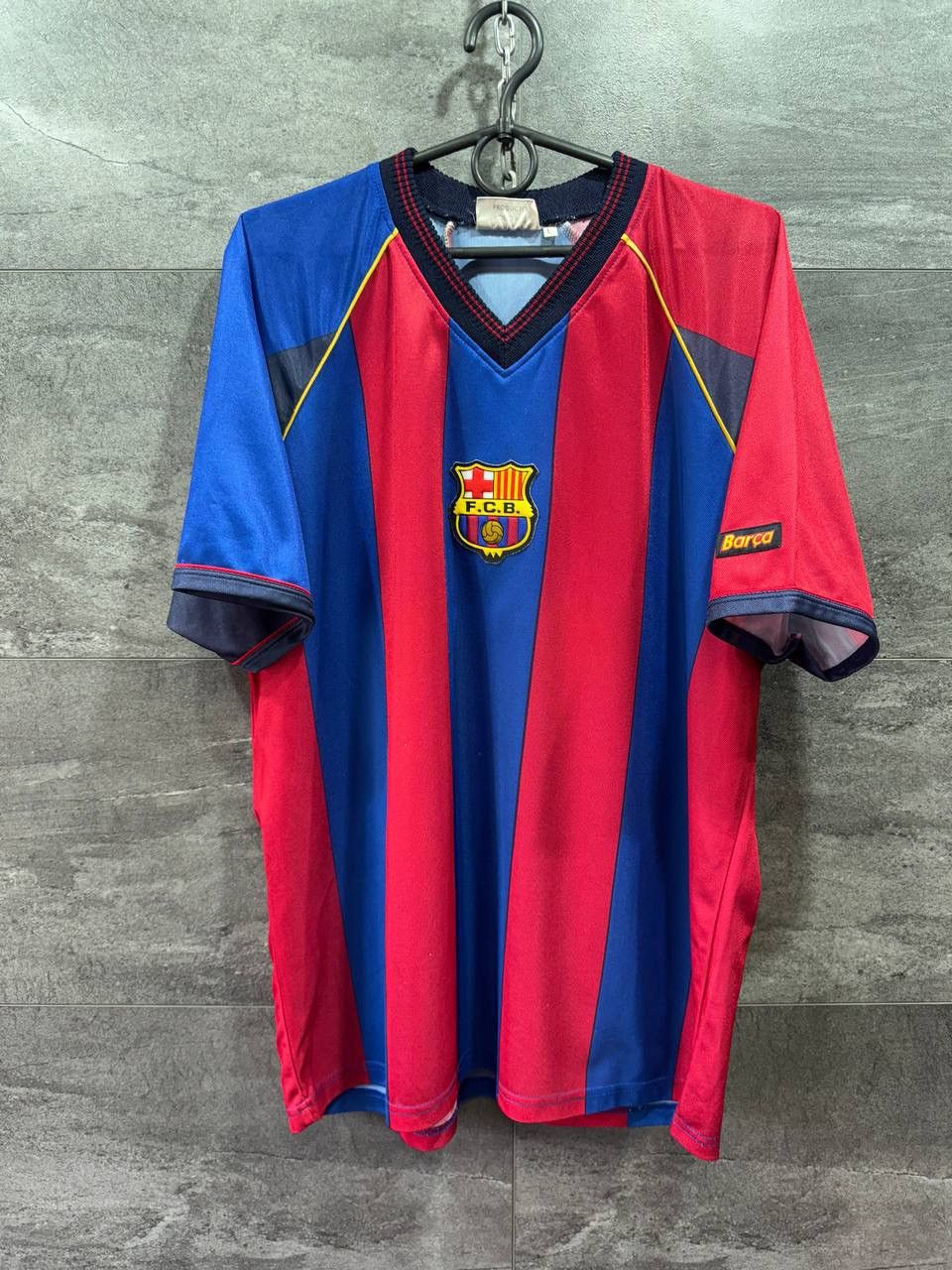Vintage Vintage FC Barcelona #10 Rivaldo Soccer Jersey Shirt Size US L / EU 52-54 / 3 - 1 Thumbnail