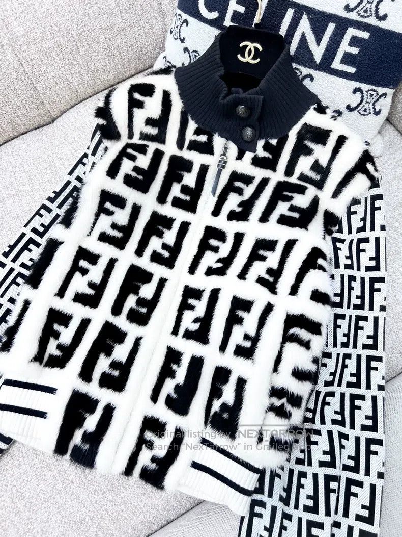 Fendi Fendi Black and White Vintage Print Mink Knit Short Leathe Size XS / US 0-2 / IT 36-38 - 4 Thumbnail