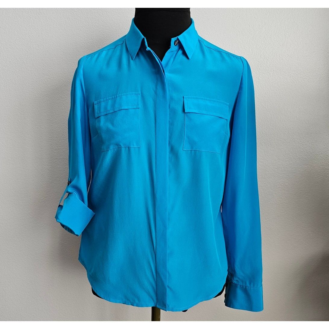 Ann Taylor EUC Ann Taylor Blue Silk Roll-Tab Camp Shirt Blouse Top 2P Size XS / US 0-2 / IT 36-38 - 1 Thumbnail