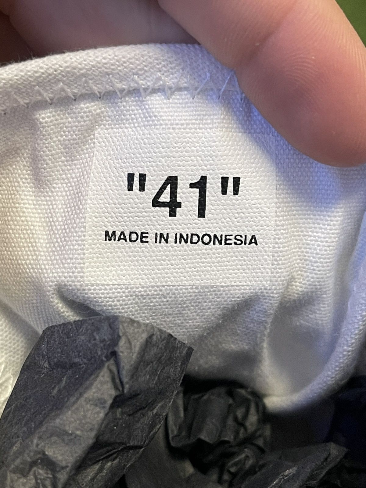 Off-White Size 41 - Off-White Vulcanized Mid-Top Sneakers White Men’s Size US 8 / EU 41 - 10 Thumbnail
