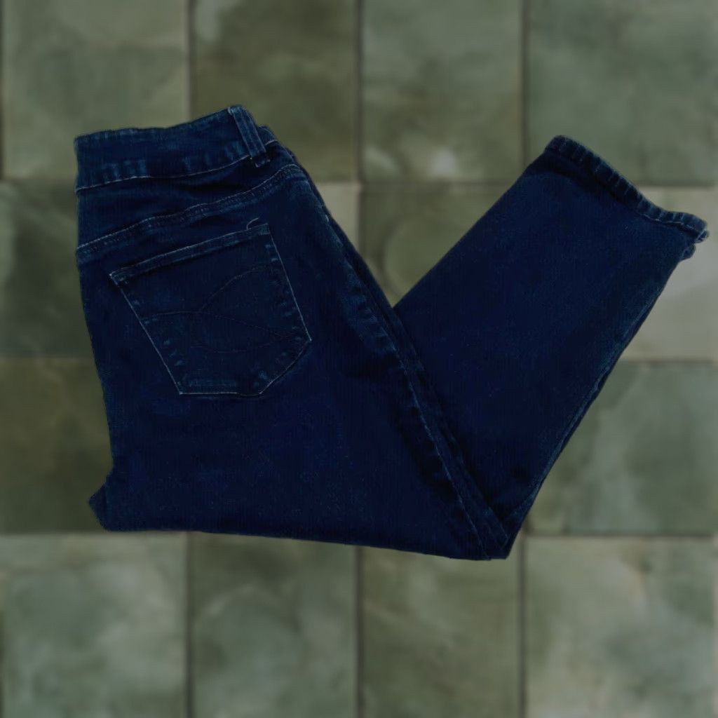 Vintage Chico's 0.5 Womens Cropped Dark Blue Jeans Size 6 Mid Rise Cotton Blend Size 28" / US 6 / IT 42 - 1 Thumbnail