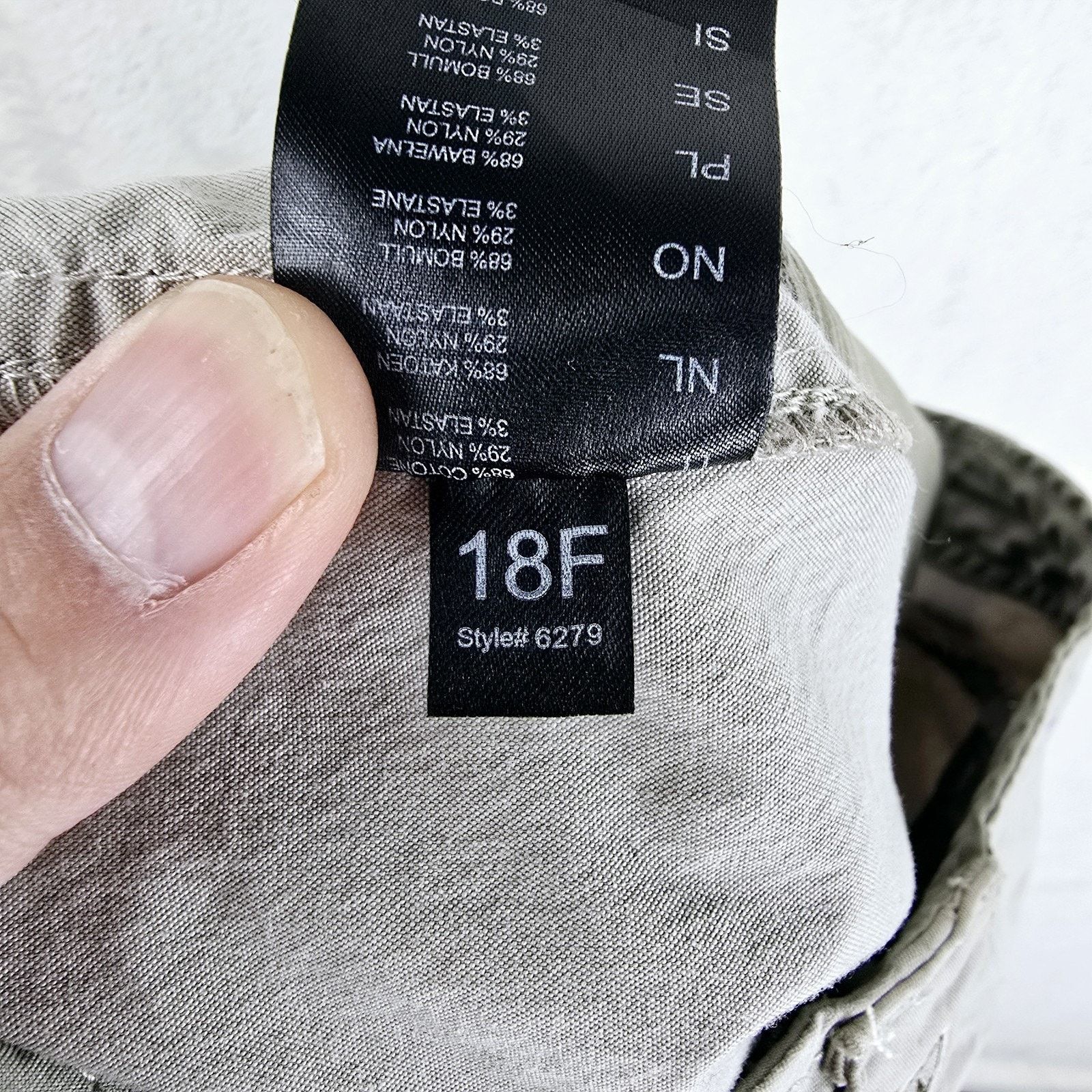 Kuhl Kuhl Spire Roll Up Pants 8 Short 32x29 Gray Stretch Hiking Size 30" / US 8 / IT 44 - 9 Thumbnail