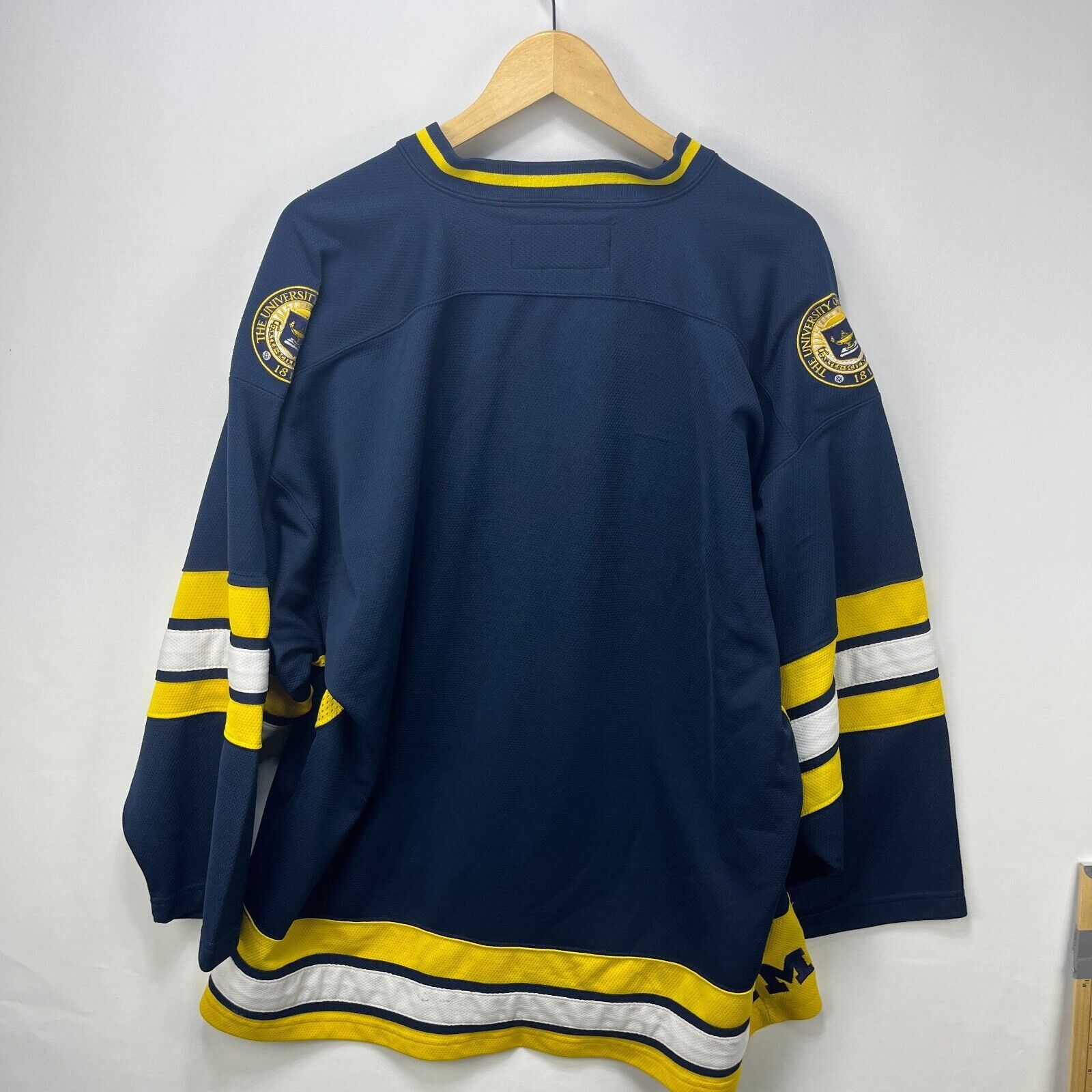 Nike × Vintage Vintage 90s Nike Swoosh Michigan Wolverines University XL Size US XL / EU 56 / 4 - 13 Thumbnail