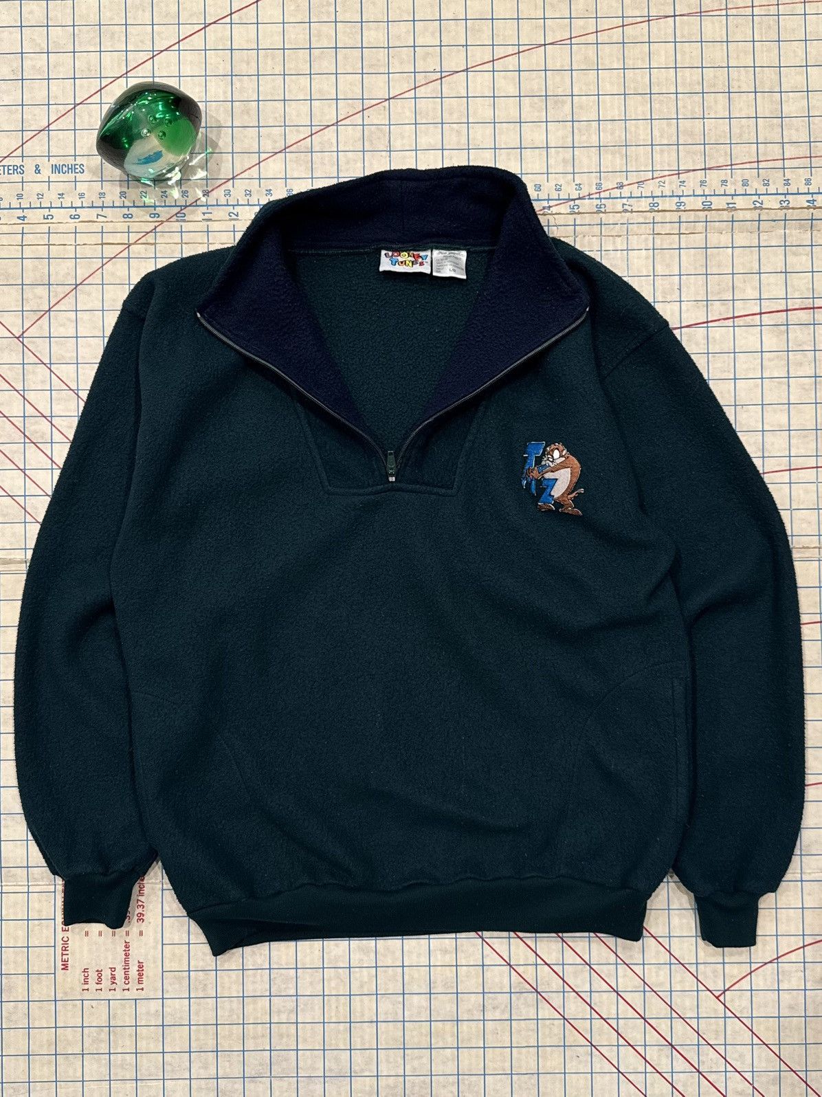 Vintage Vintage 93 Looney Tunes Taz 1/4 Zip Fleece Size Large Green Size US L / EU 52-54 / 3 - 1 Thumbnail
