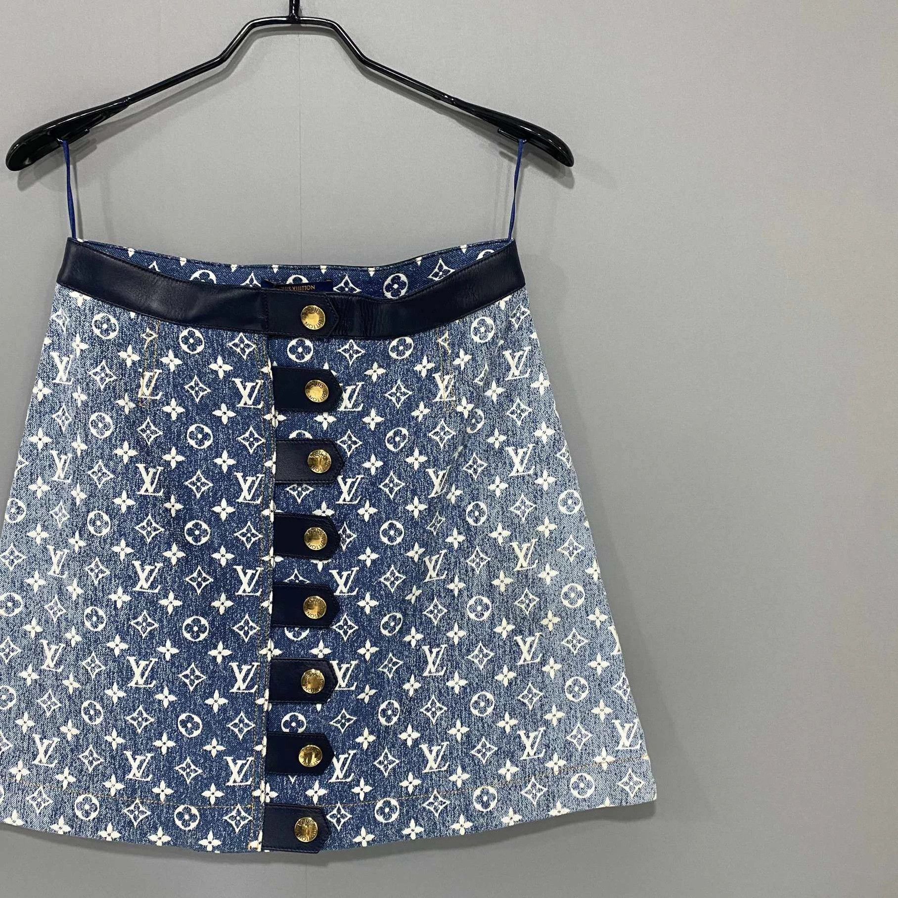 Louis Vuitton Monogram print all-over gold button washed denim skirt LV Size 26" / US 2 / IT 38 - 3 Thumbnail