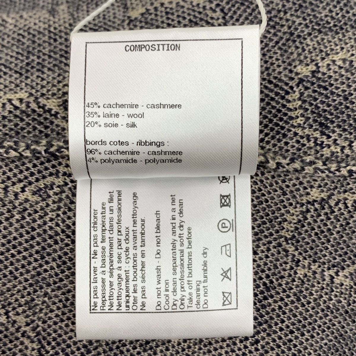 Chanel Chanel Cashmere V-neck Short Sleeve Knitted Dress K26WX Size XS / US 0-2 / IT 36-38 - 7 Thumbnail