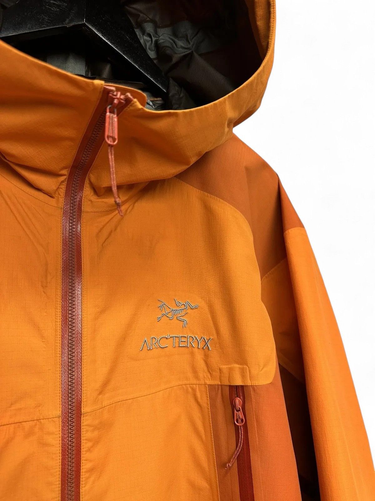 Goretex Arcteryx orange tech jacket outdoor windproof hiking style Size US XL / EU 56 / 4 - 3 Thumbnail