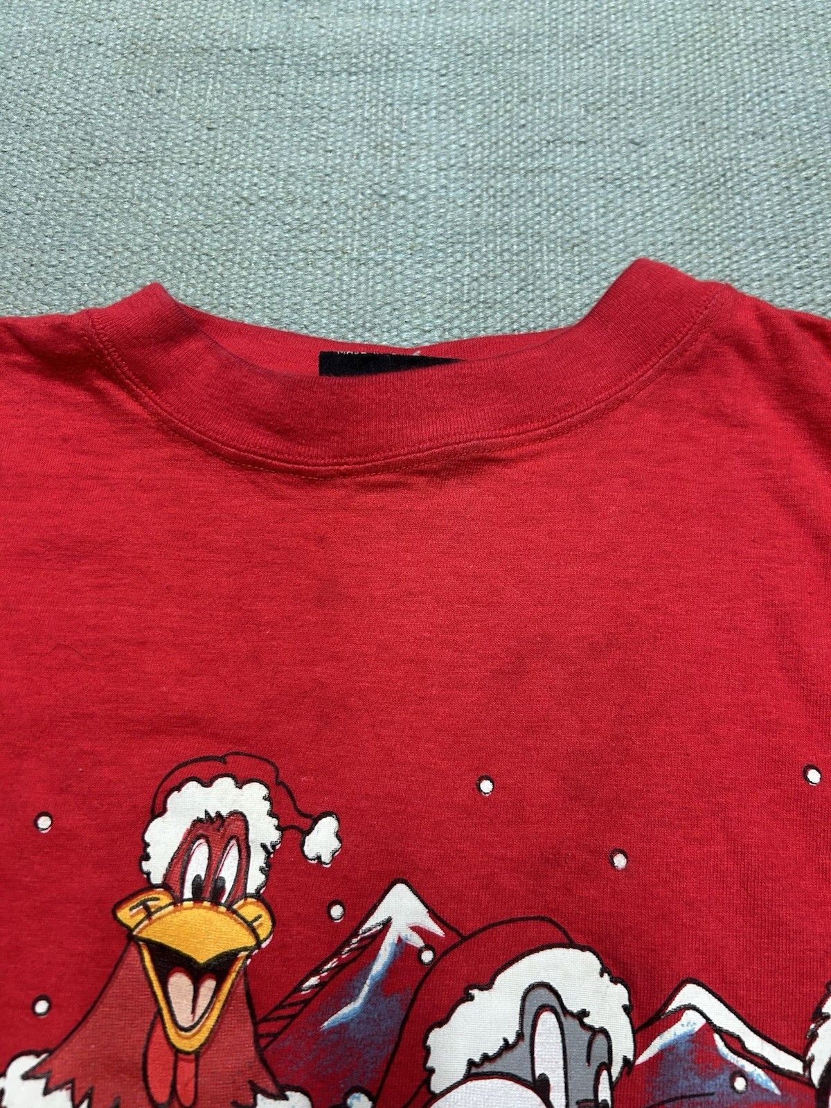 Vintage 90s t shirt looney tunes Christmas holiday distress bugs XXL Size US XXL / EU 58 / 5 - 9 Thumbnail