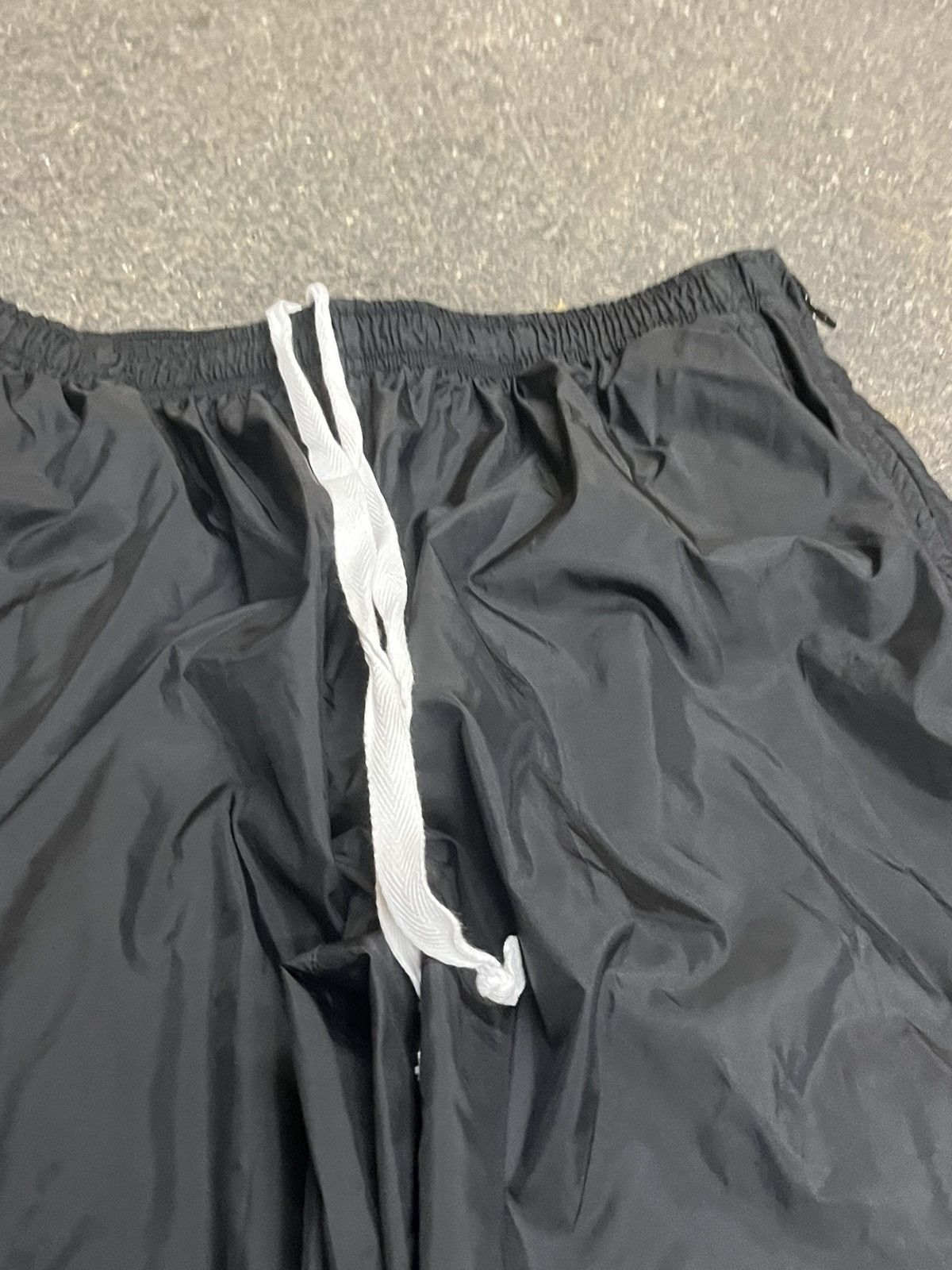 Nike × Vintage Nike track pants baggy fit wide leg y2k streetwear sporty Size US 32 / EU 48 - 6 Thumbnail