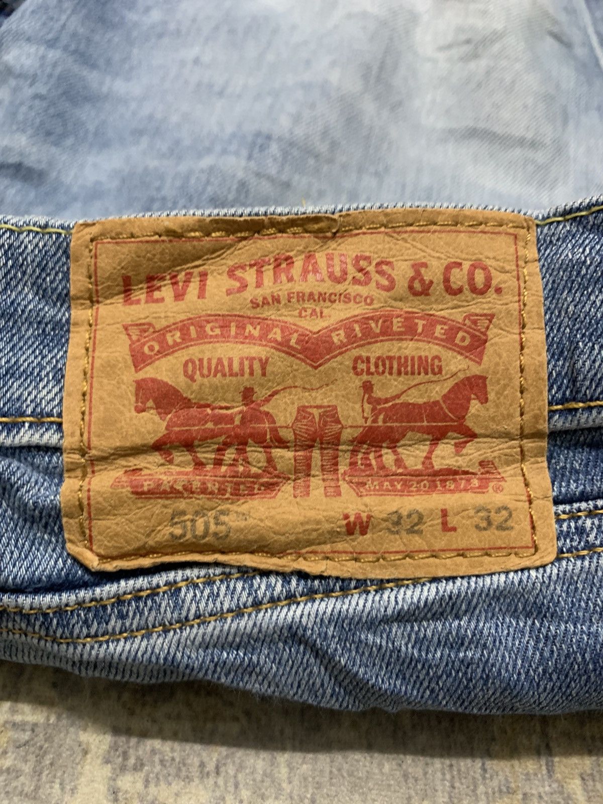 Levi's VTG Y2K Levi’s 505 Straight Leg Denim Jeans Distressed Faded Size US 33 - 12 Thumbnail