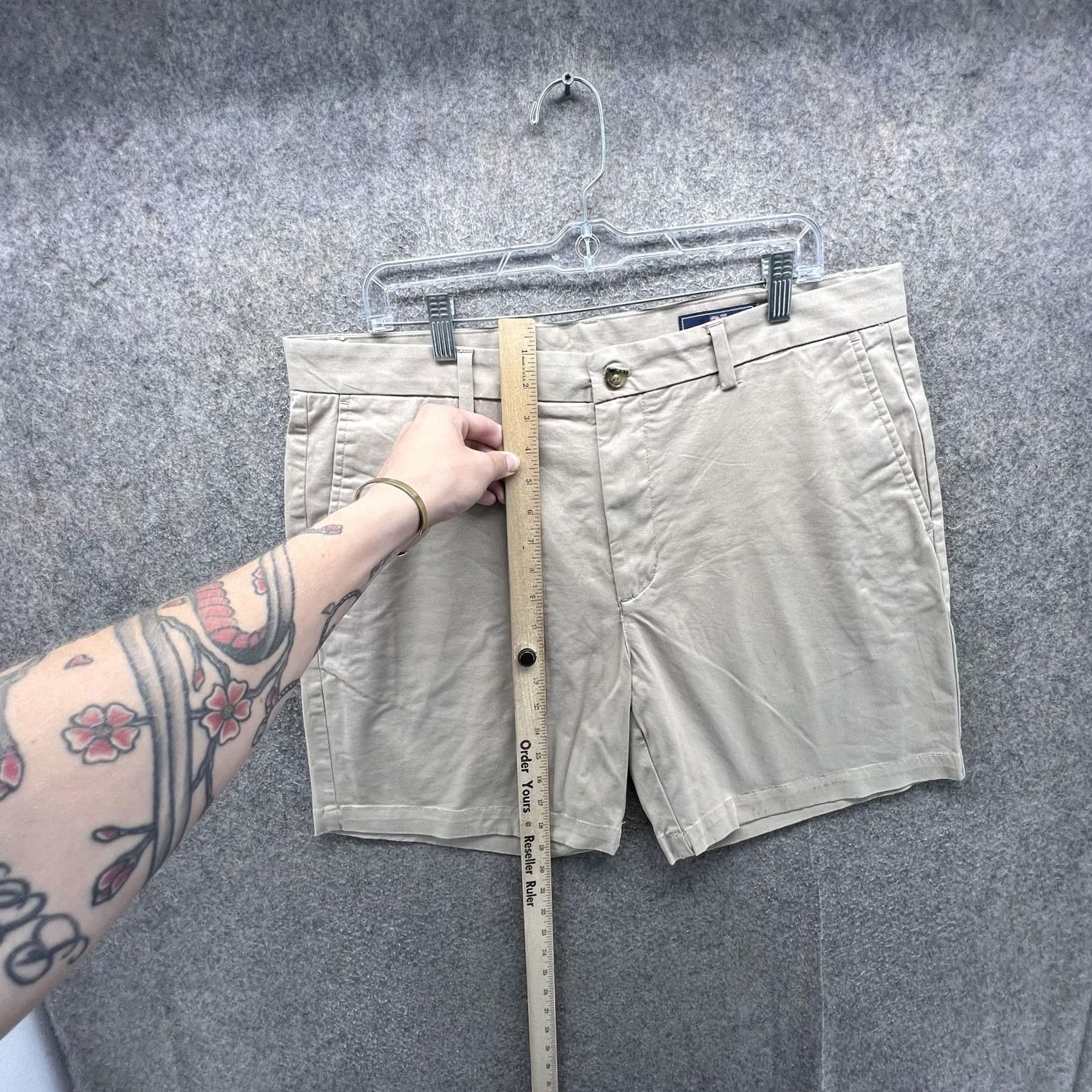 Vineyard Vines Vineyard Vines Shorts Mens 36 Beige Chino Flat Front Casual 9 Inseam Summer Size US 36 / EU 52 - 4 Thumbnail