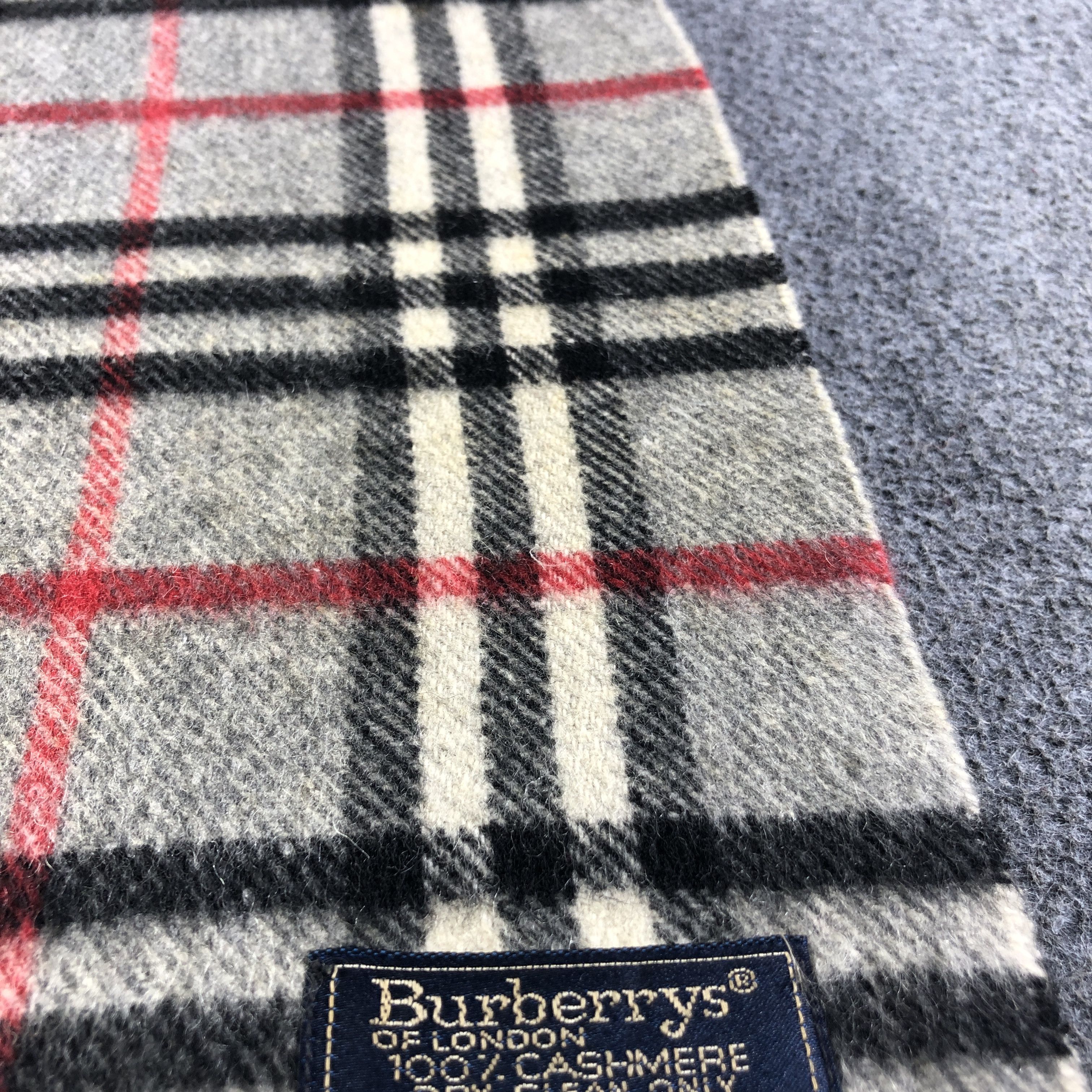 Burberry Burberrys Nova Check Cashmere Scarf Muffler V2634 Size ONE SIZE - 5 Thumbnail