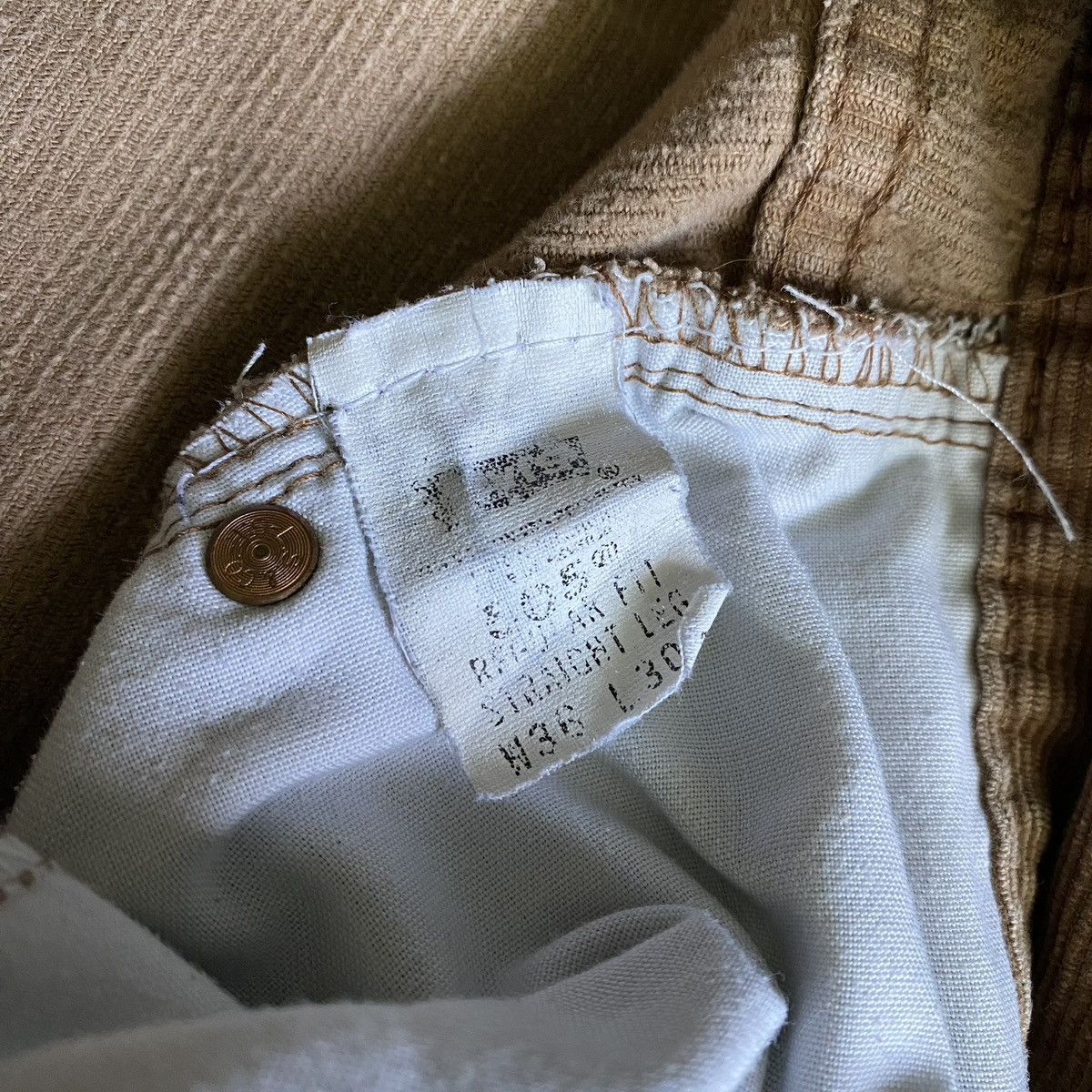 Levi's Vintage 1990s Levi’s Corduroy Straight Wash Tan Pants 36x30 Size US 36 / EU 52 - 9 Thumbnail
