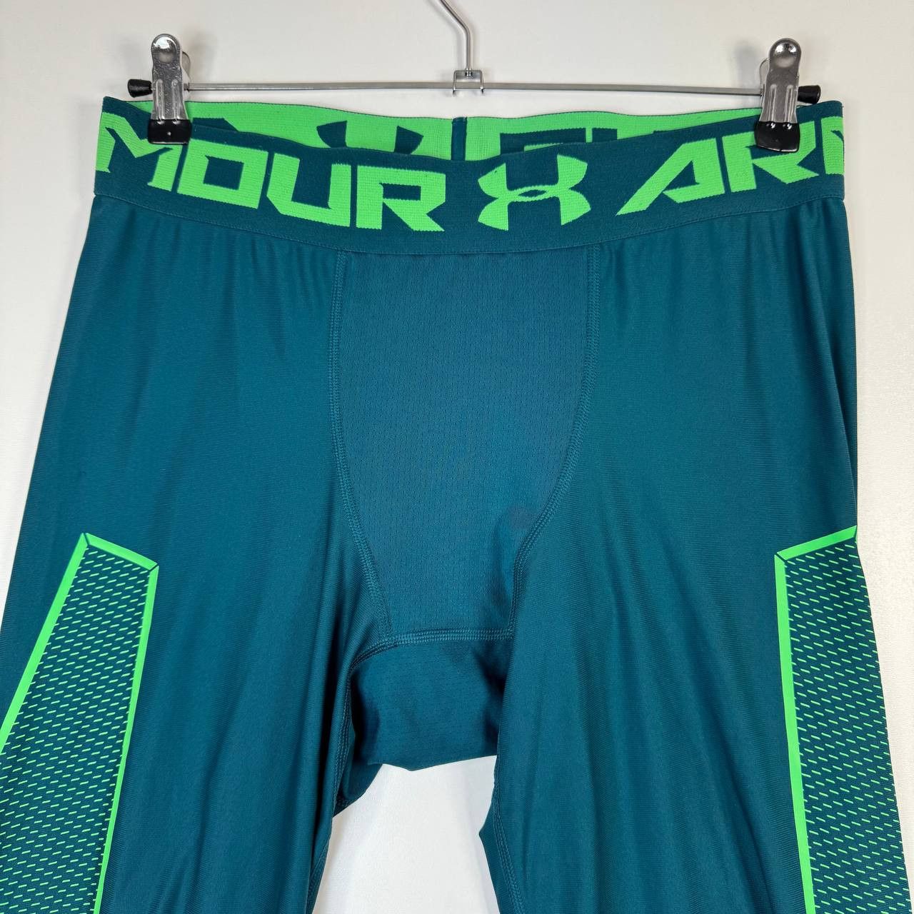 Under Armour Under Armour Compression Leggings 3/4 Mens Size XL Size US 37 - 2 Thumbnail