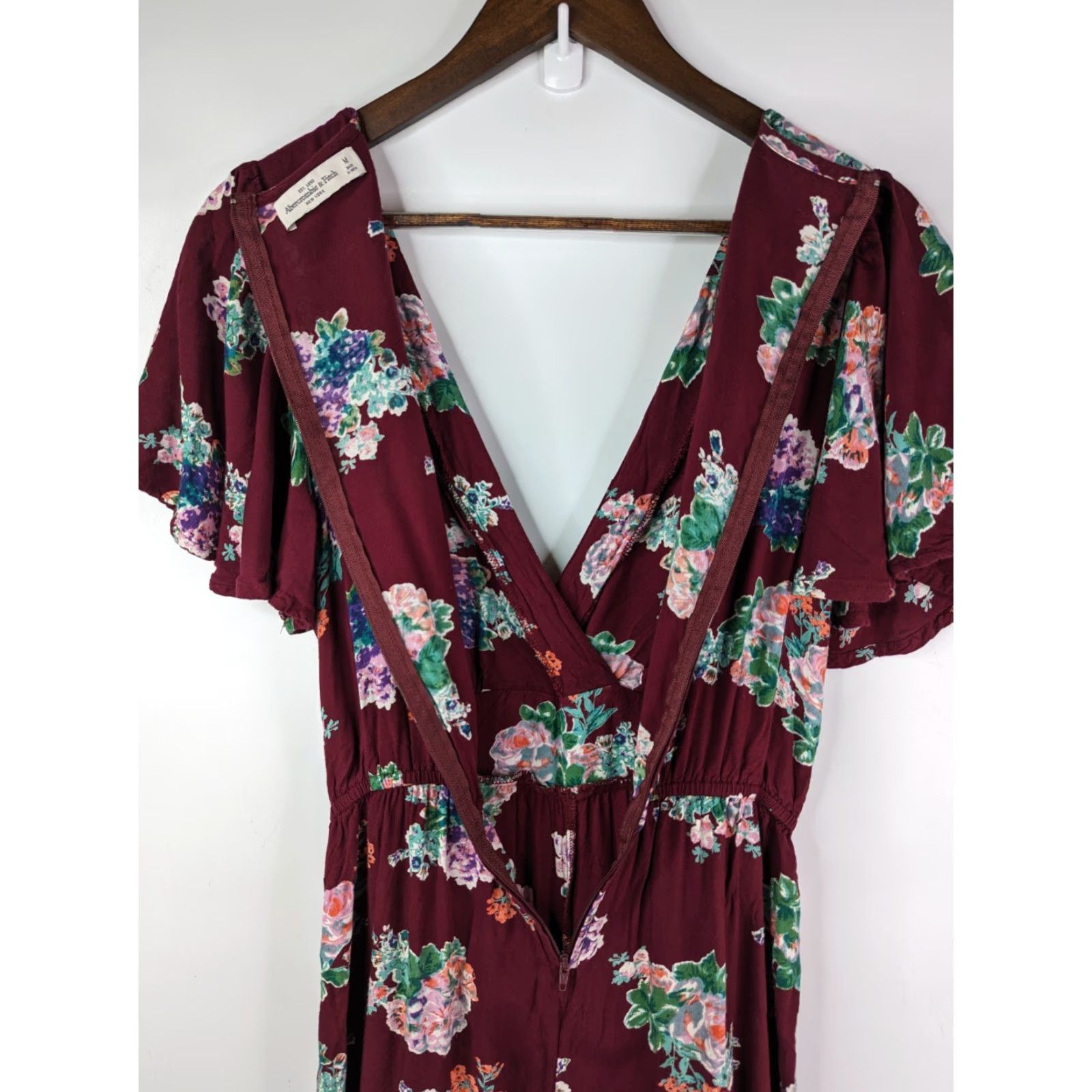 Abercrombie & Fitch Abercrombie & Fitch Jumpsuit One-Piece Women's Floral V-Neck XS Burgundy Green Red Size 26" / US 2 / IT 38 - 6 Thumbnail