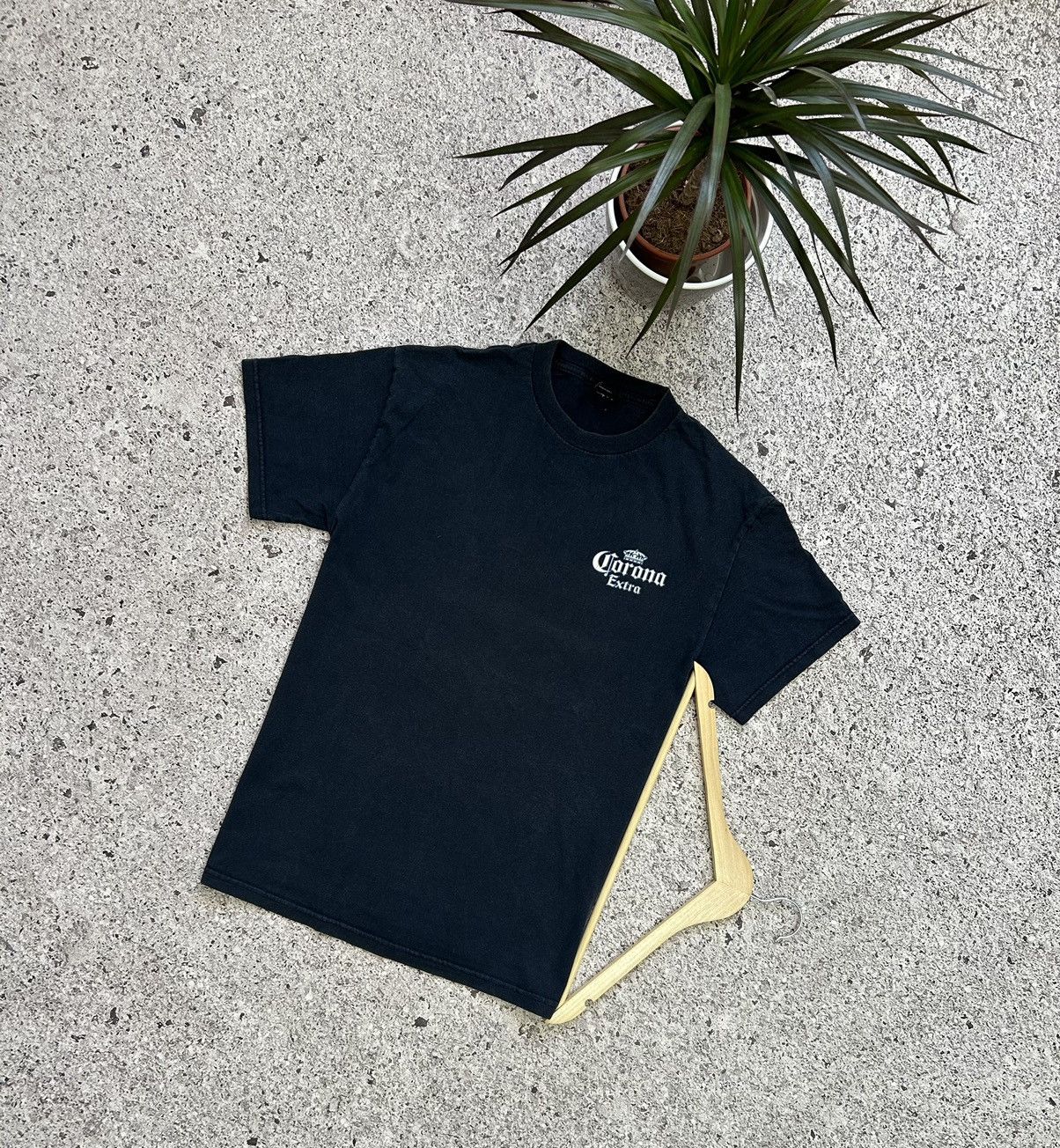 Vintage Vintage 2004 Corona Extra Retro Promo T-Shirt Beer Y2K Hype Size US S / EU 44-46 / 1 - 2 Thumbnail