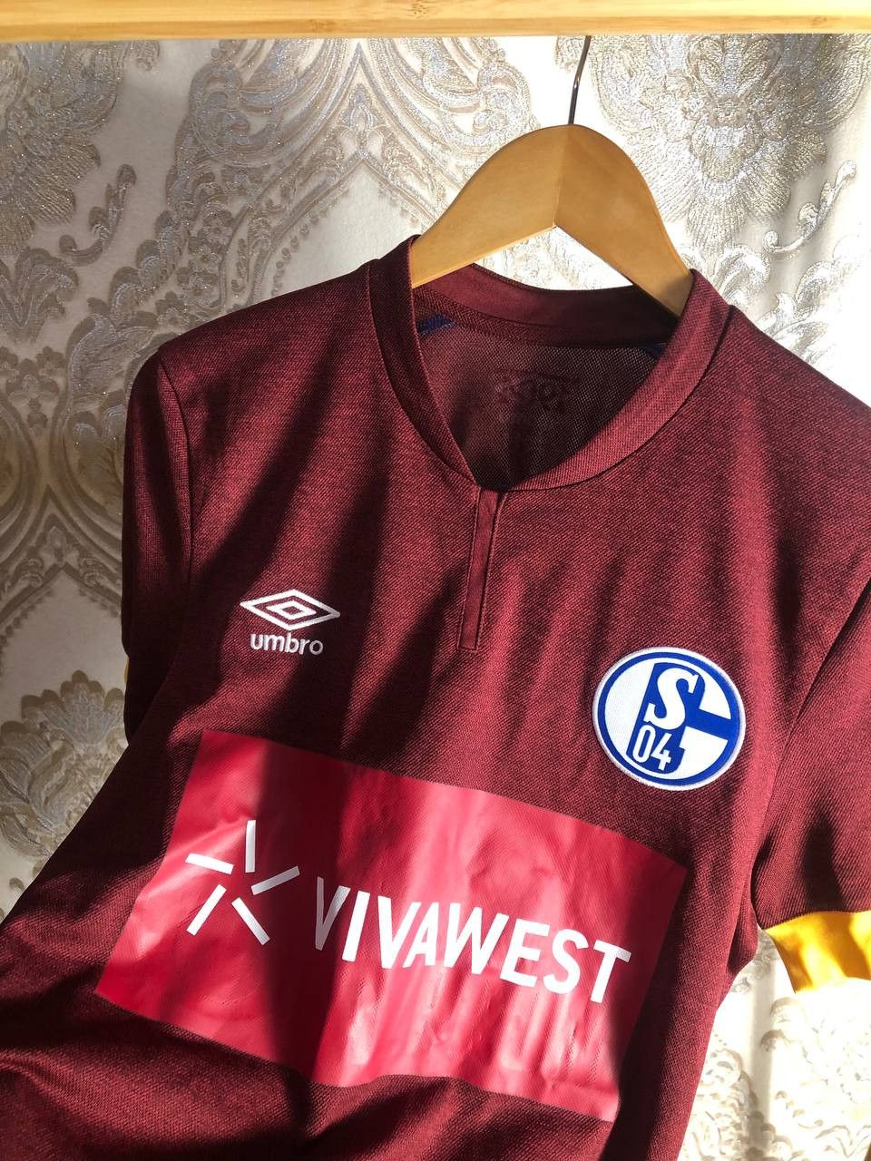 Umbro Vintage Umbro FC SCHALKE 04 Germany Soccer Jersey Retro Size US S / EU 44-46 / 1 - 2 Thumbnail