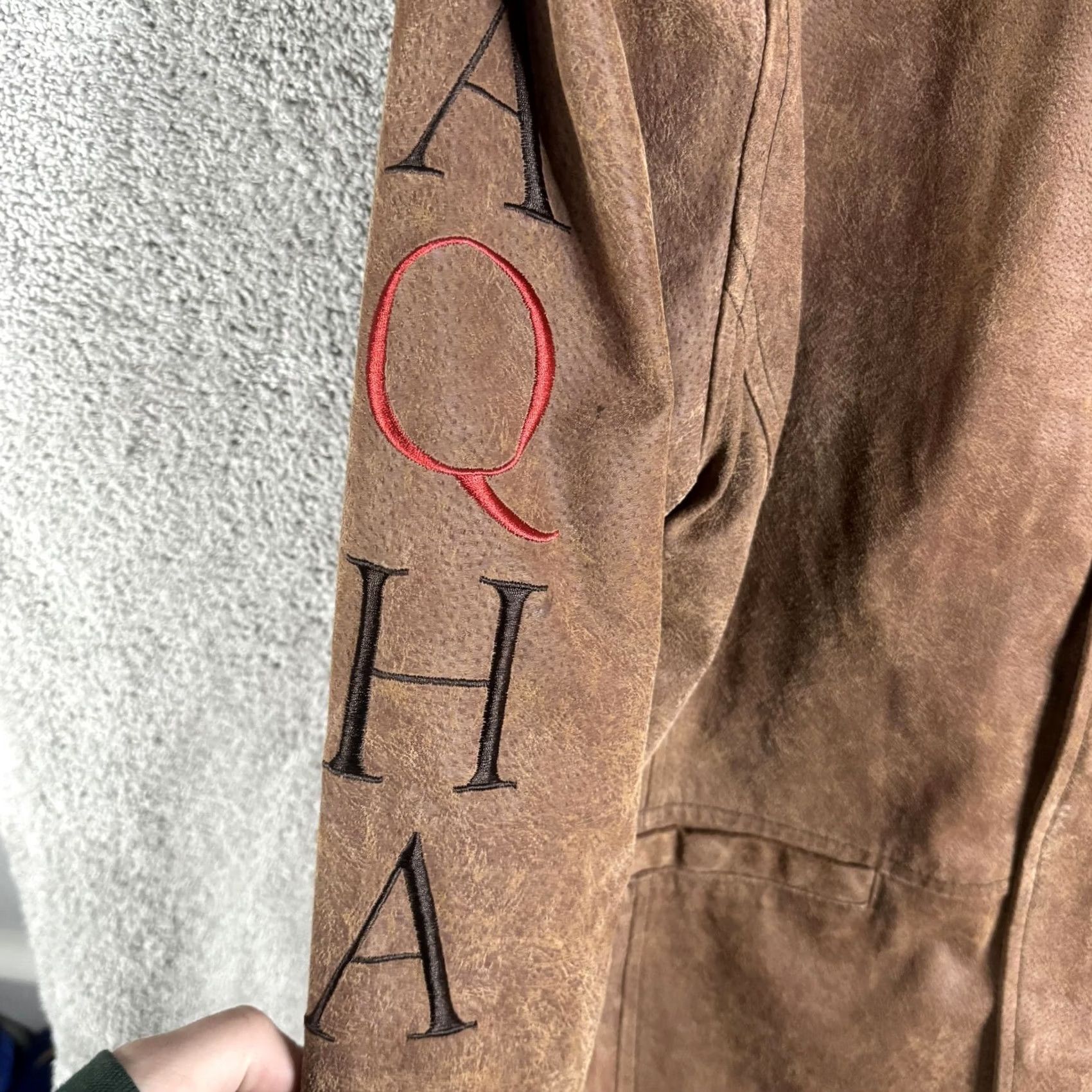 Vintage Cripple Creek Mens Large Brown Leather Bomber Jacket AQHA World Championship Show Judge Patch Embroidered Zipper Parkas & Coats Style M19708A Size US L / EU 52-54 / 3 - 5 Thumbnail