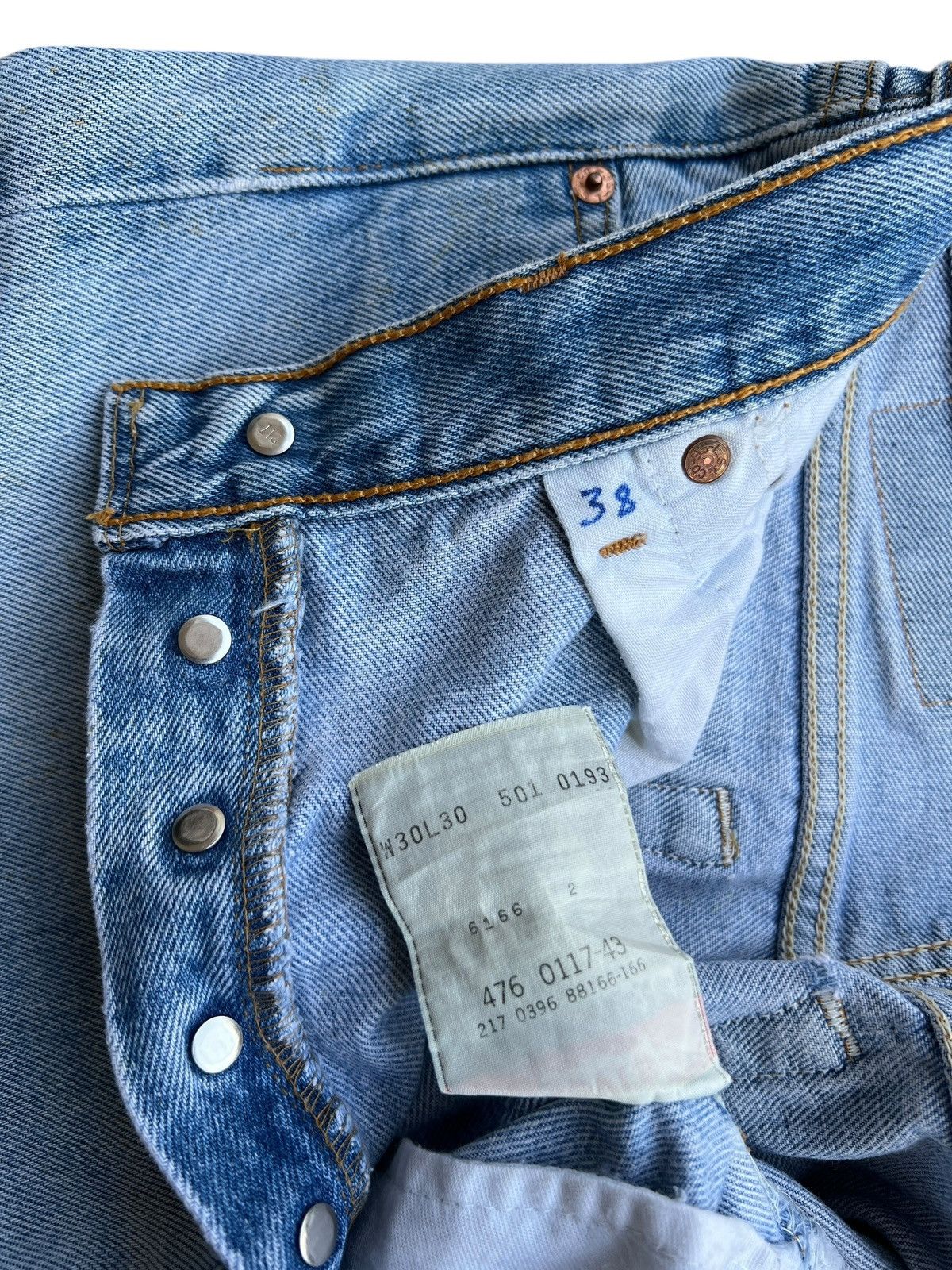 Levi's Vintage 90s Levi’s 501 USA Stone Wash Denim Jeans 30x30 Size 30" / US 8 / IT 44 - 10 Thumbnail
