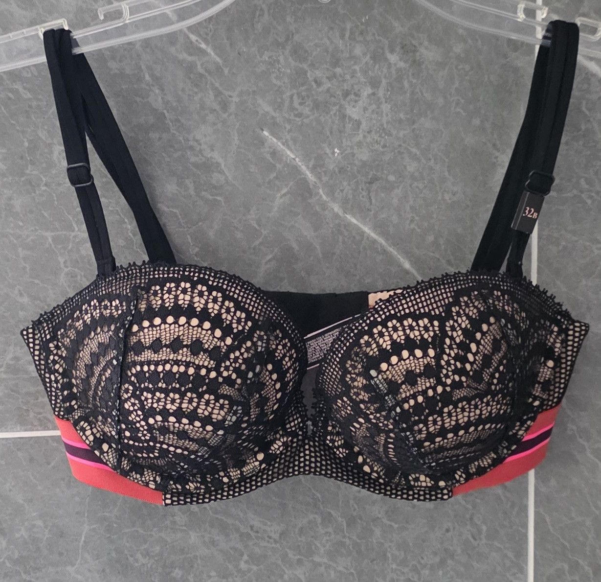 Victoria's Secret Victoria's Secret Very Sexy Multi Crush Black Lace Bra 32B Size ONE SIZE - 1 Thumbnail