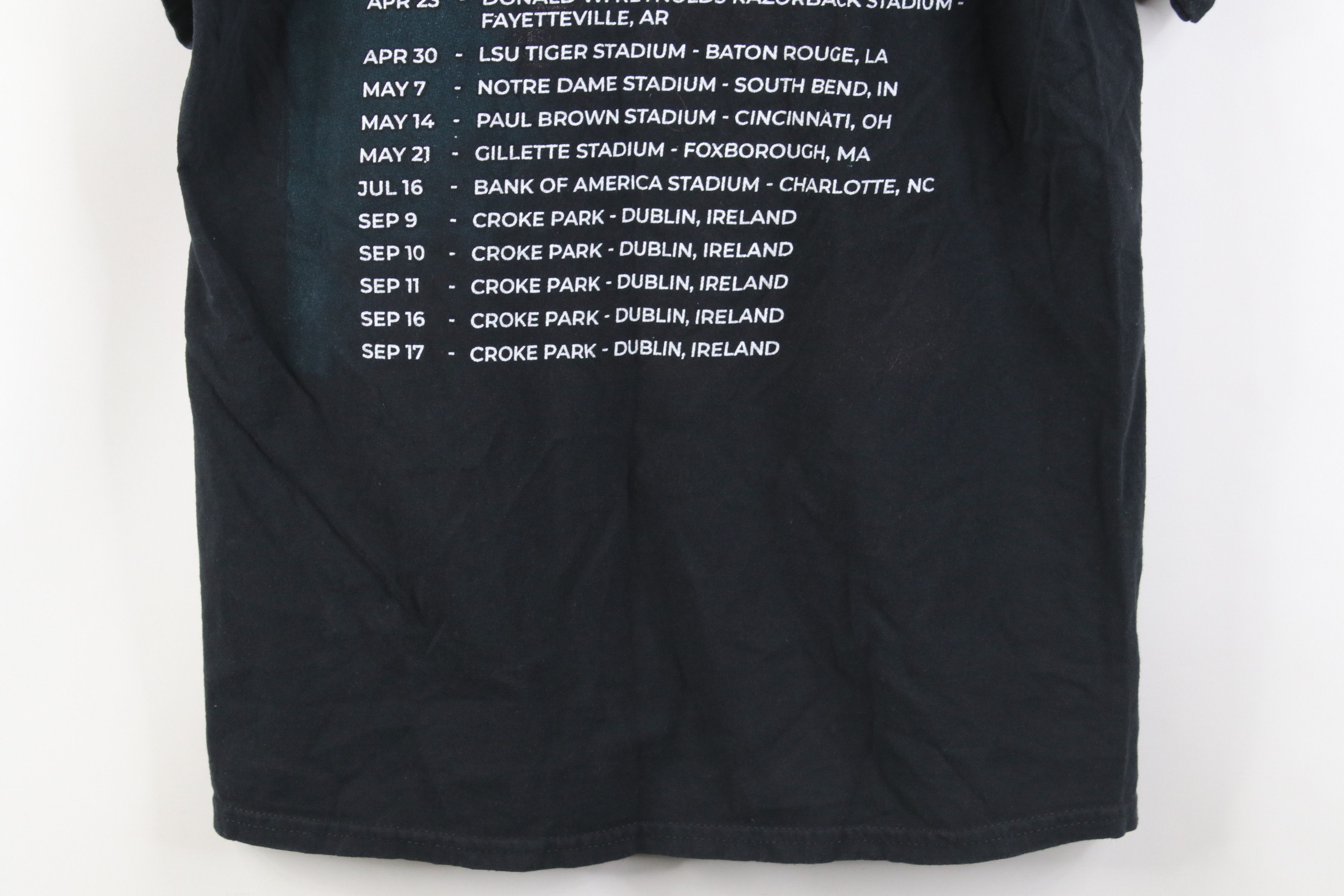 Vintage Y2K Garth Brooks Stadium Tour Band Concert T-Shirt Size US S / EU 44-46 / 1 - 12 Thumbnail
