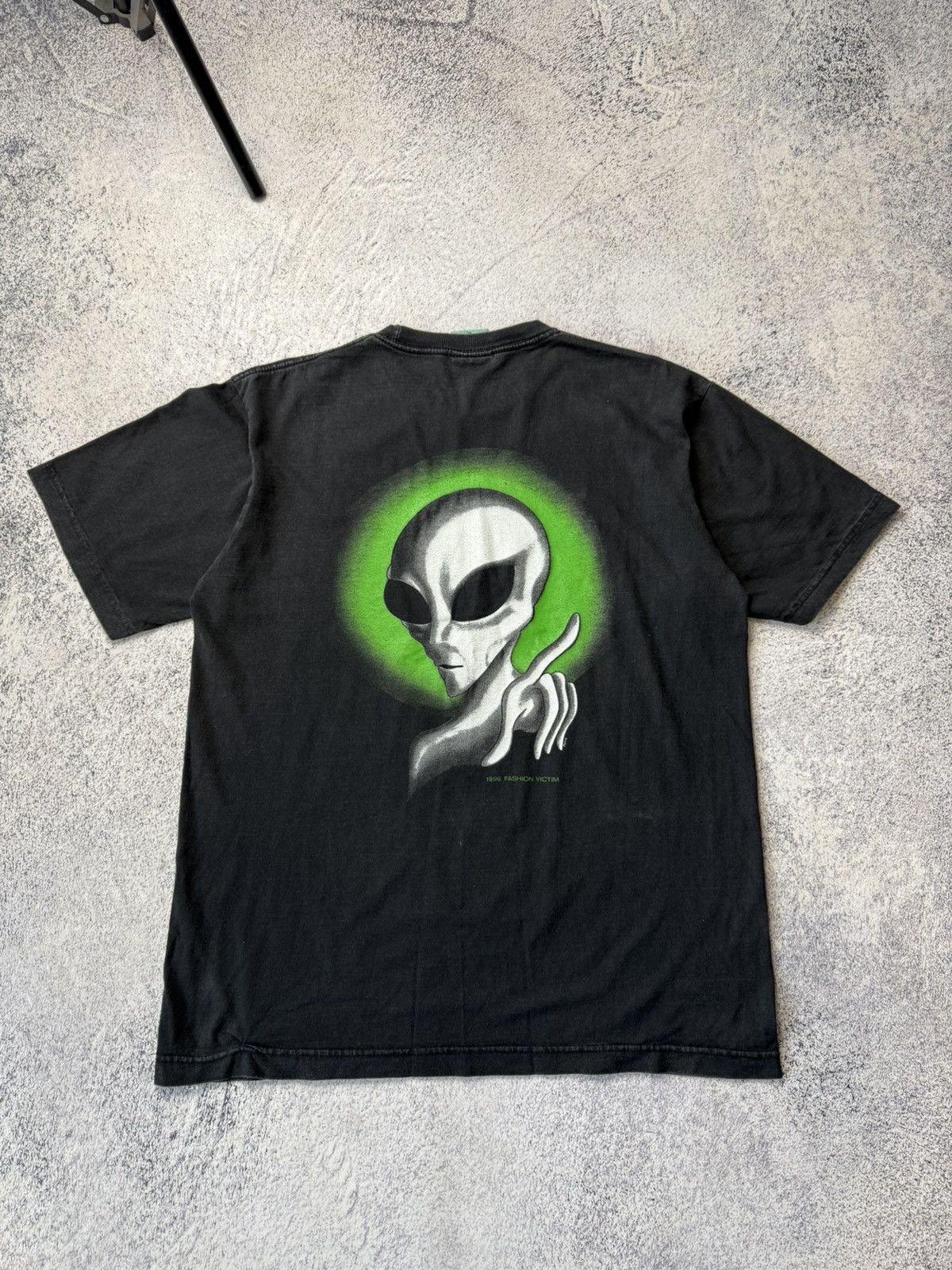 Vintage Vintage ALIEN MOODS 90s FLUORESCENT PRINT SINGLE STITCH TEE Size US L / EU 52-54 / 3 - 22 Thumbnail