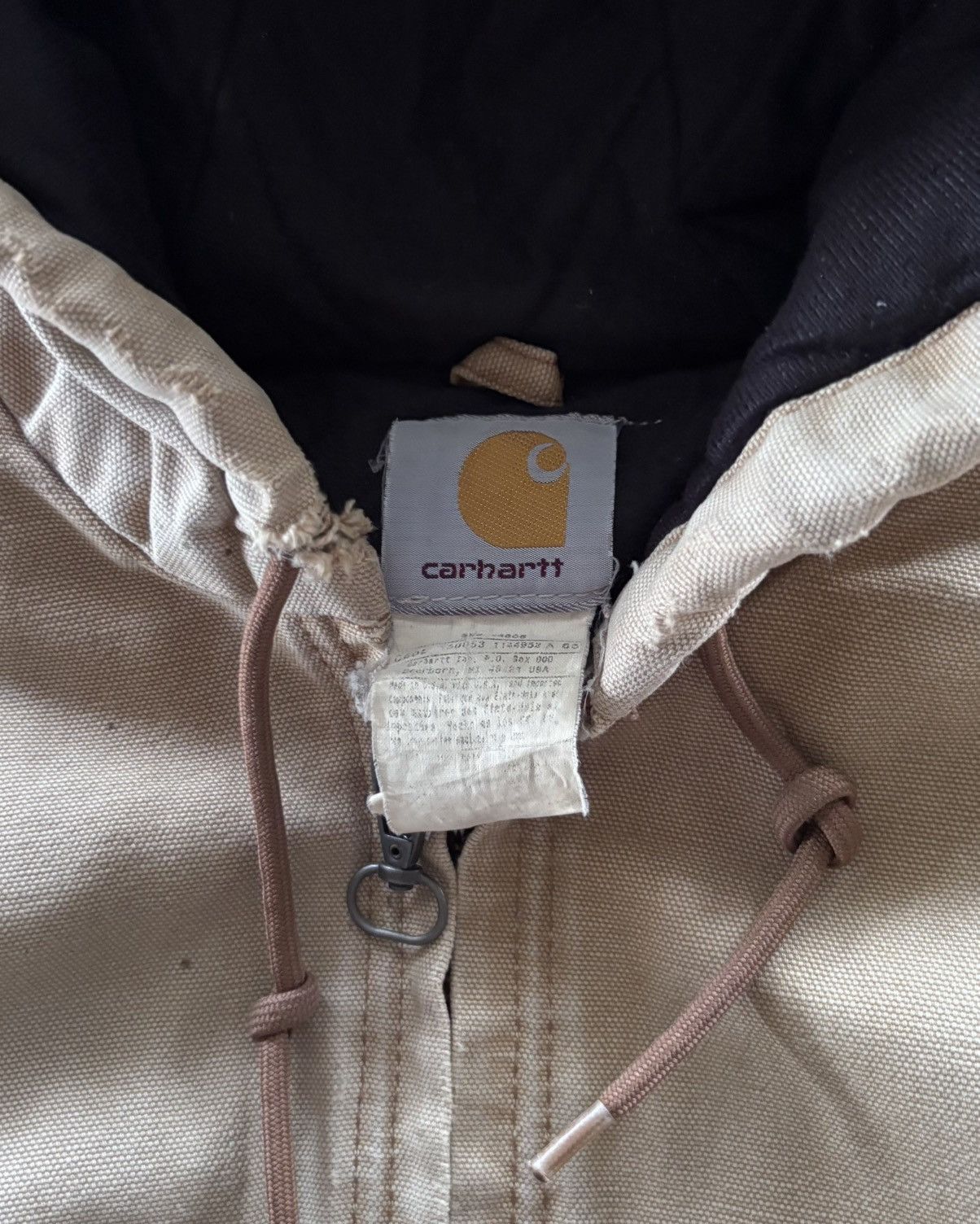 Carhartt Vintage Carhartt Distressed Beige Hooded Jacket Size US M / EU 48-50 / 2 - 4 Thumbnail