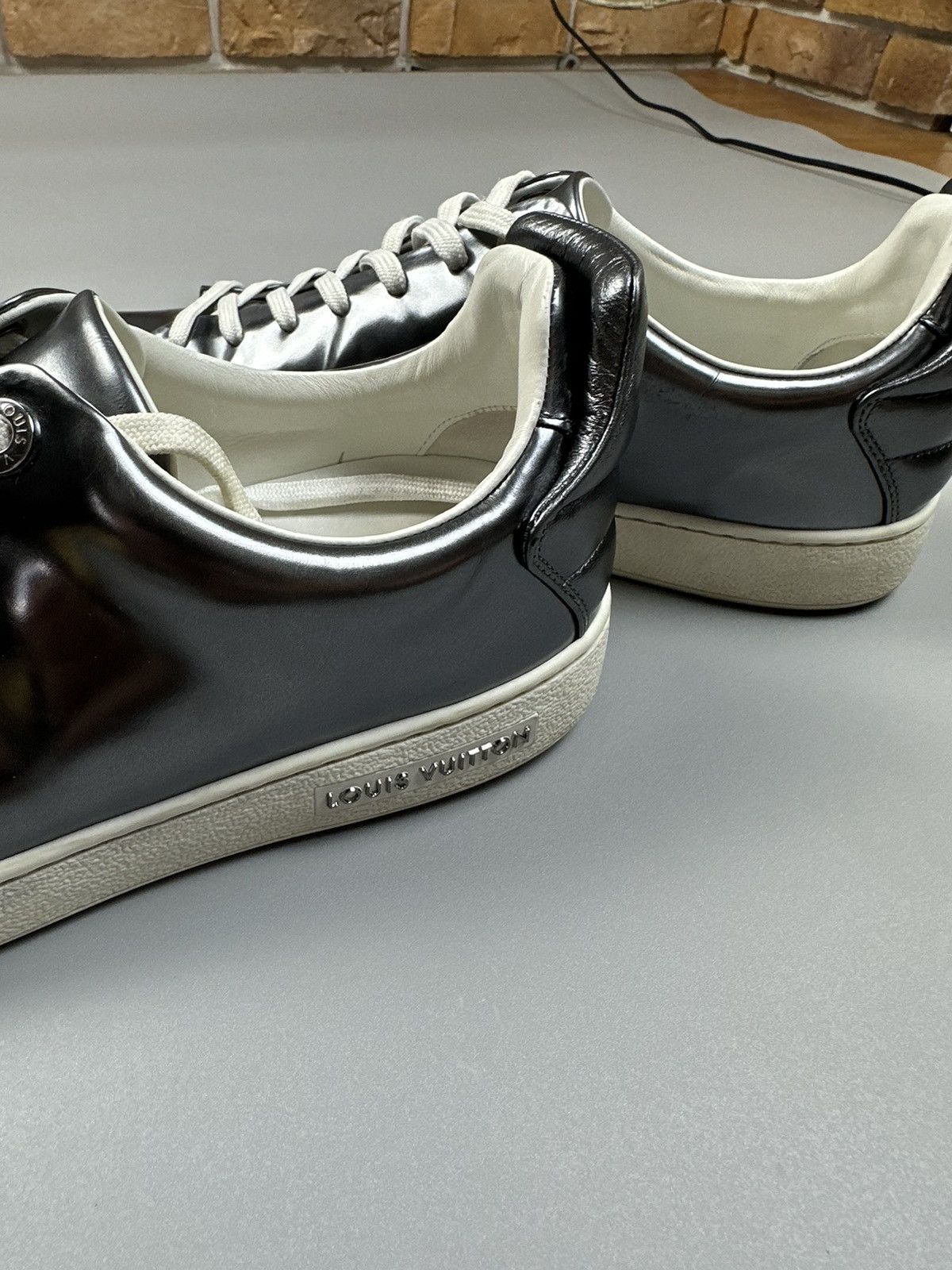 Louis Vuitton Louis Vuitton Silver Leather Sneakers Size US 9.5 / EU 42-43 - 5 Thumbnail