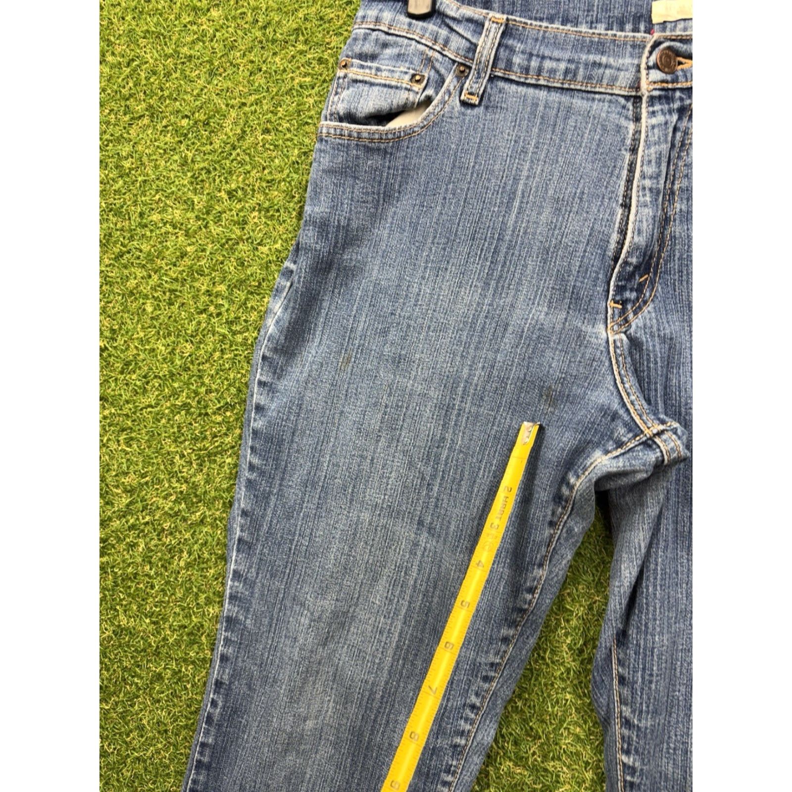 Levi's Levis 550 Jeans Womens 14 Medium Relaxed Fit Bootcut Casual Workwear 32x30 Size 36" / US 14 / IT 50 - 2 Thumbnail