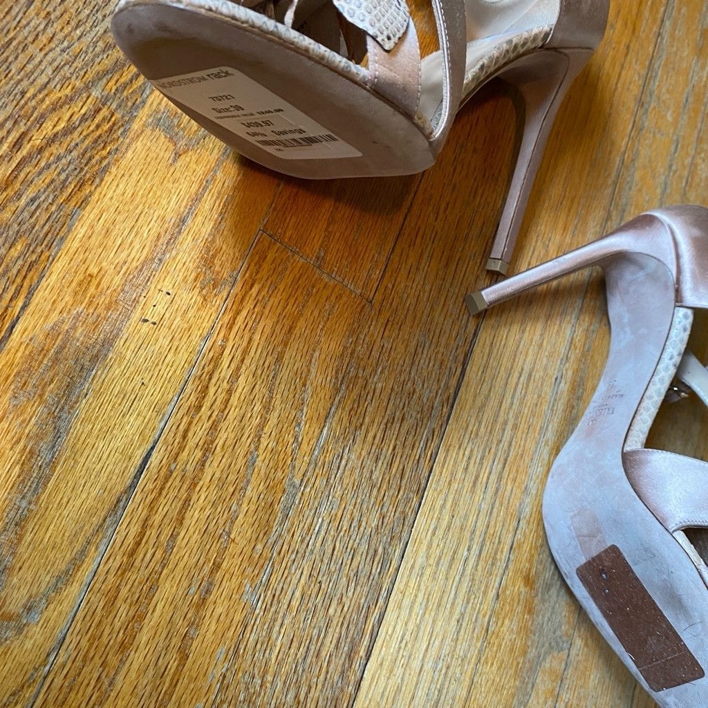 Valentino Authenticated Valentino Heels, Neutral/Pinkish , USW 9 Size US 9 / IT 39 - 3 Thumbnail