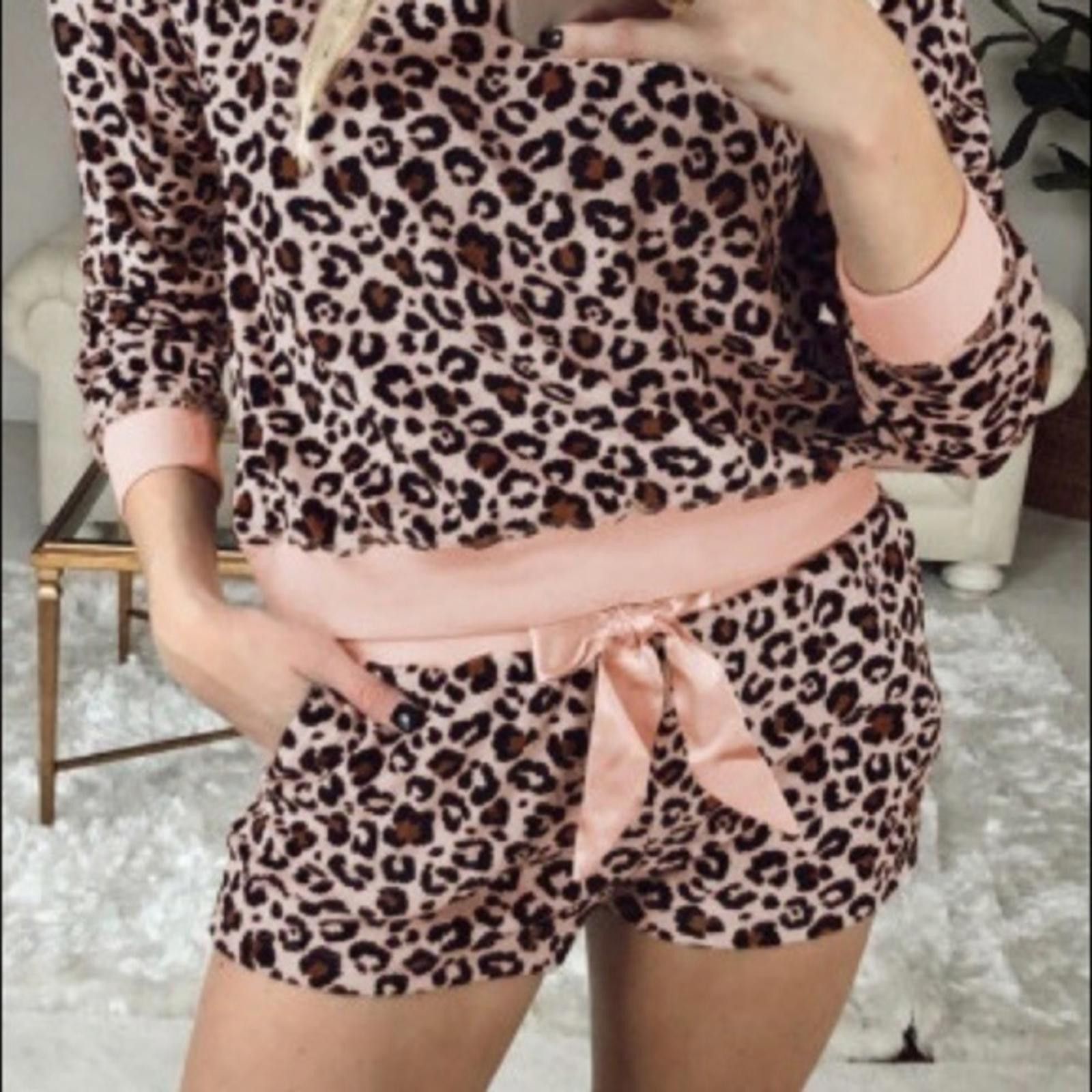Designer Leopard Velvet Lounge Set NWT Size ONE SIZE - 1 Thumbnail