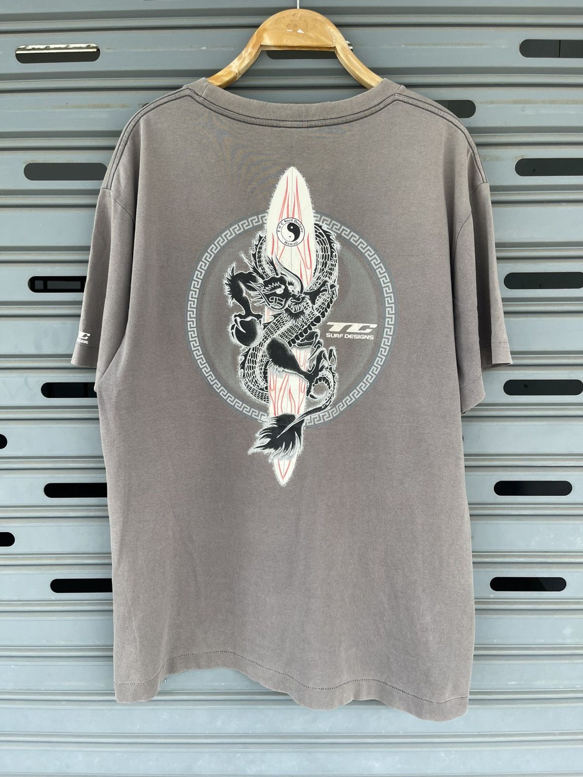 Other Vintage 90s T&C Surf Designs Dragon Yin Yang Surfboard Tees Size US L / EU 52-54 / 3 - 1 Thumbnail
