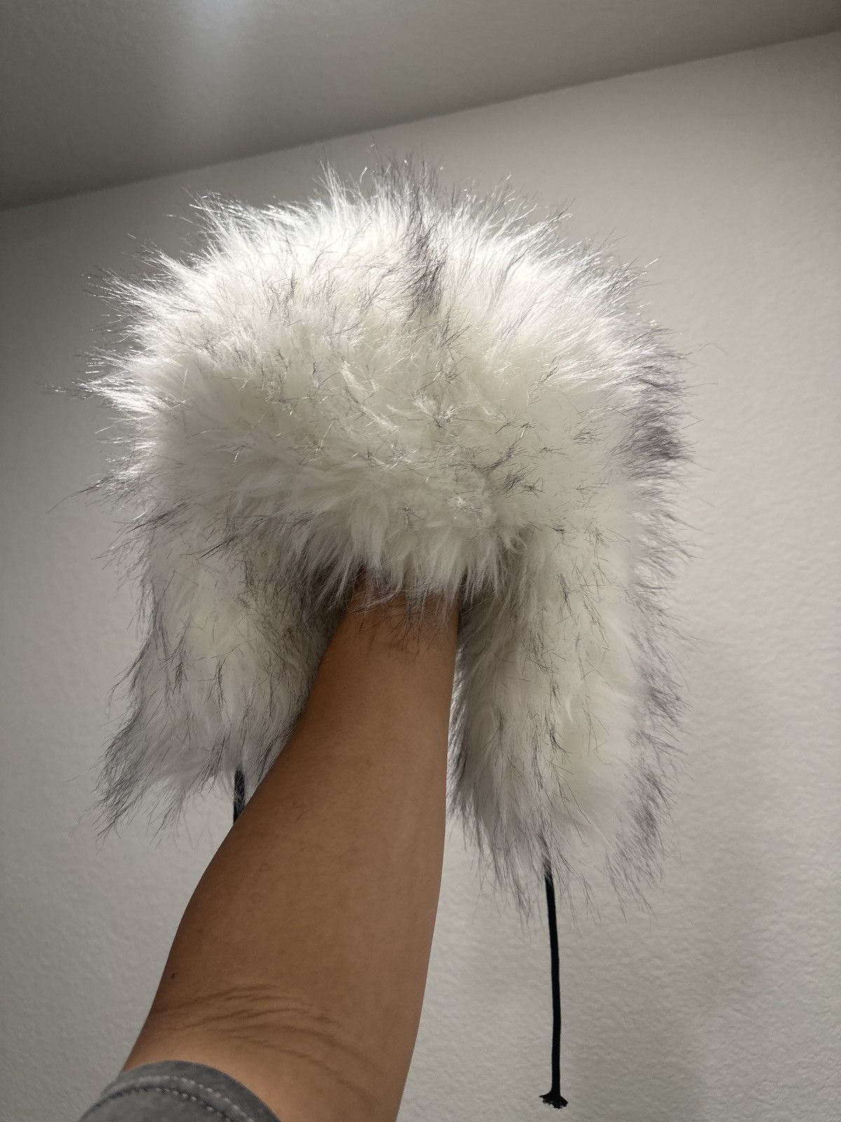 Other White Fur Hat Size ONE SIZE - 1 Thumbnail