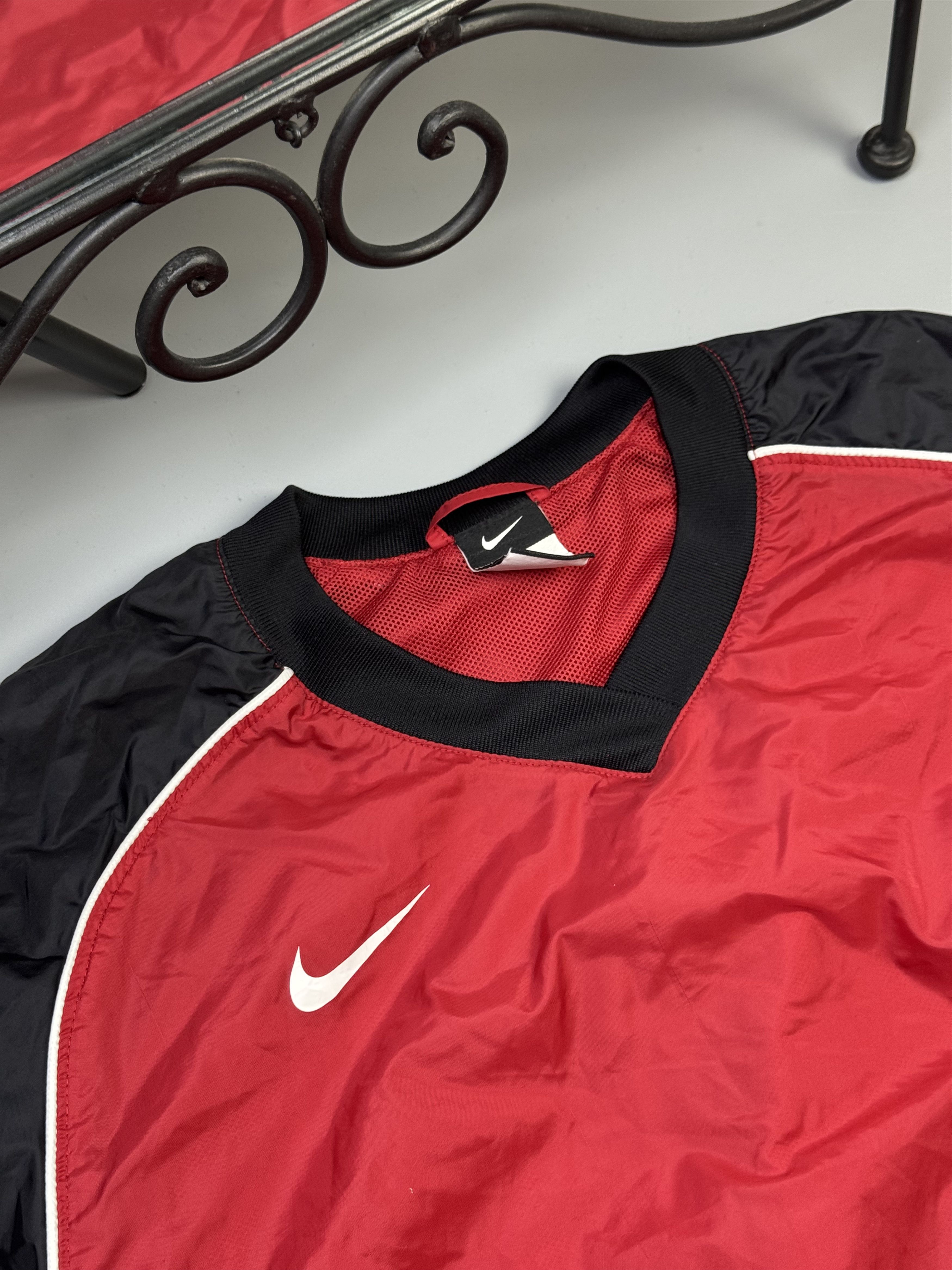 Nike Nike vintage nylon sweatshirt v-neck Size US L / EU 52-54 / 3 - 3 Thumbnail