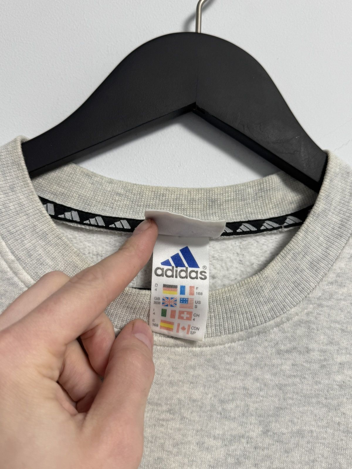 Adidas Adidas Vintage Y2K style 90’s Style Gray Size US L / EU 52-54 / 3 - 12 Thumbnail
