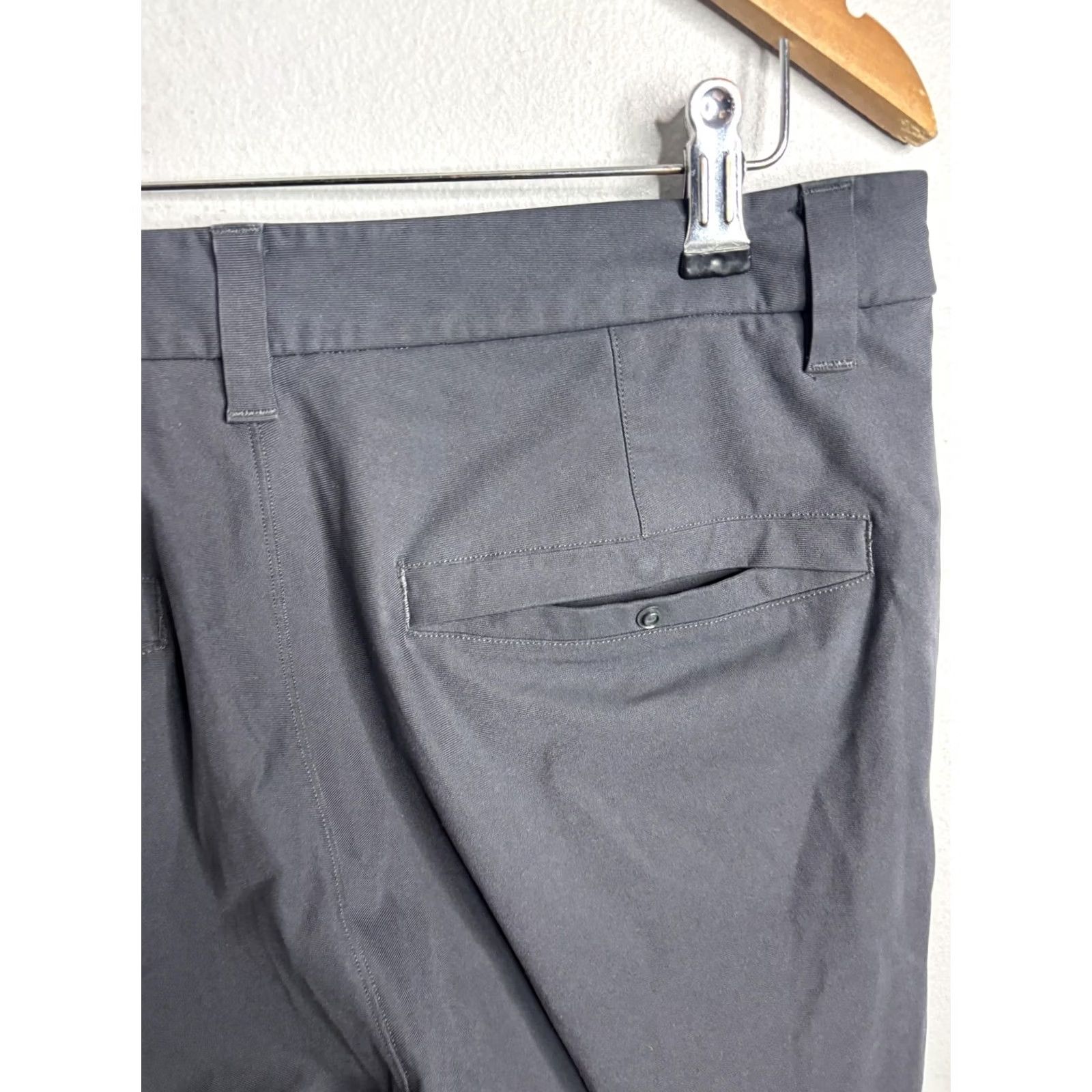 Lululemon Lululemon Slim Fit Chino Pants Mens Gray S Office Tapered Stretch Pockets Golf Size US 29 - 6 Thumbnail