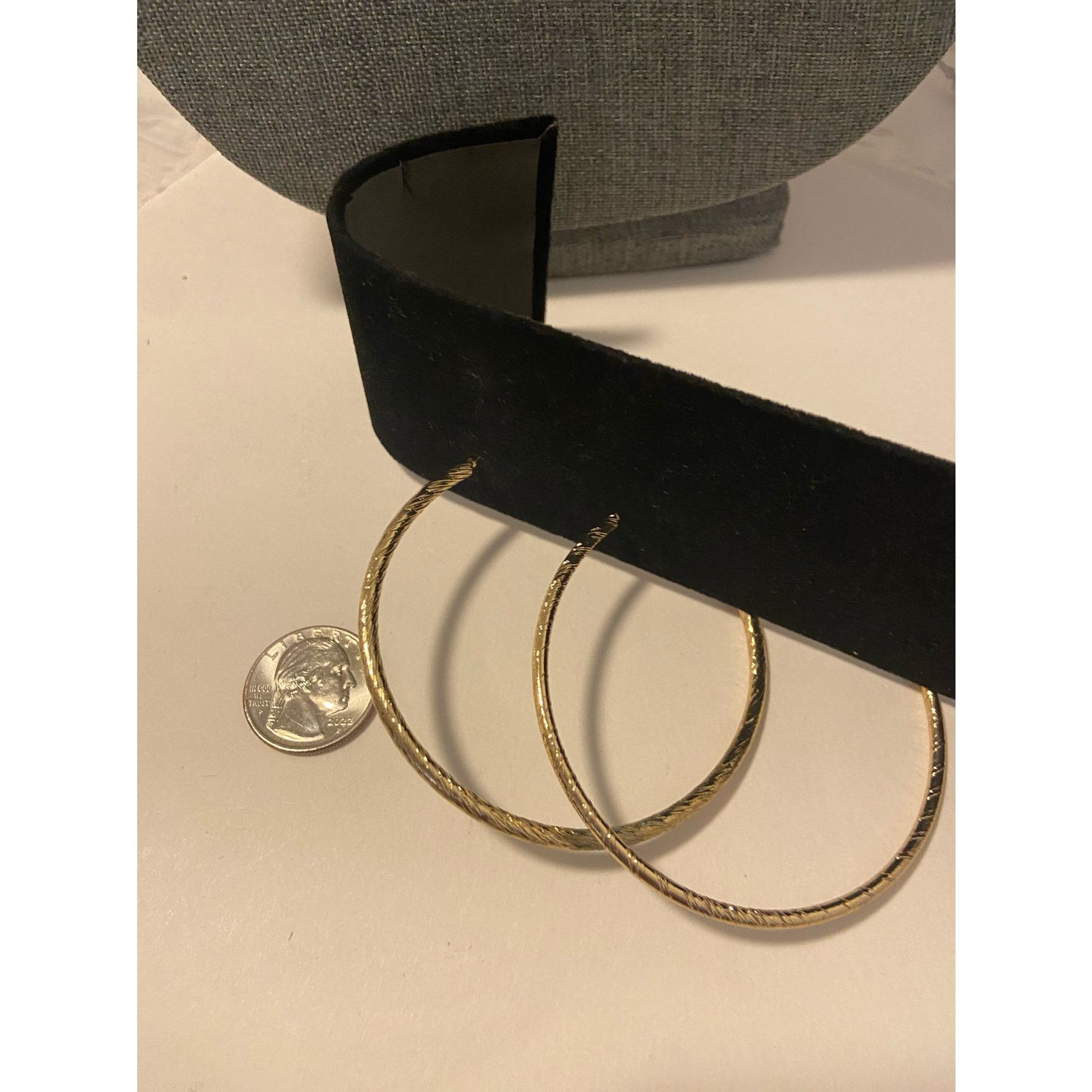 Other Textured big hoop earrings gold tone Size ONE SIZE - 3 Thumbnail