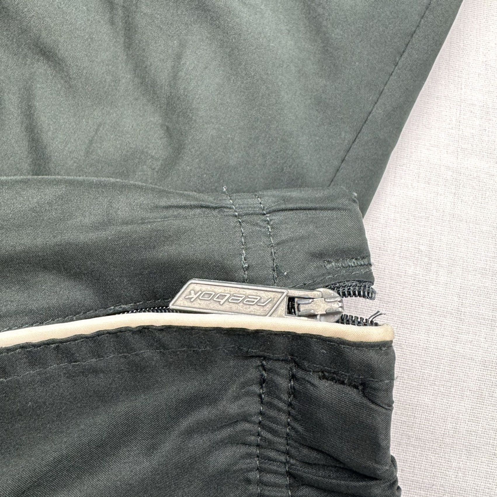 Reebok VINTAGE Reebok Track Pants Men XL Black Relaxed 30in 90s Y2K Hipster Sports Athletic Baggy Drawstring Pants women? No gender specified. Size US 36 / EU 52 - 3 Thumbnail