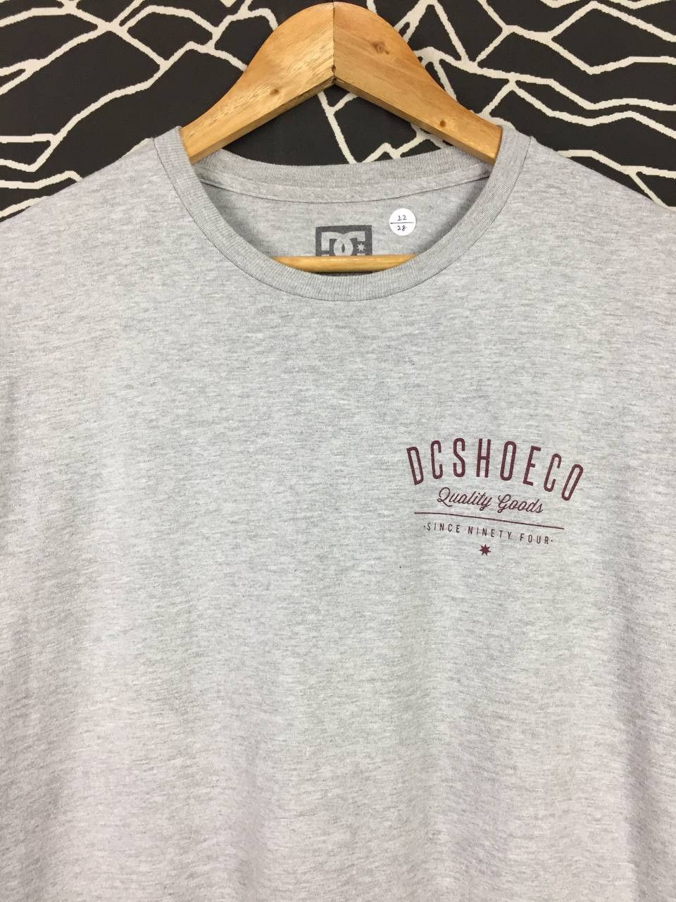 DC × Vintage DC SHOE Company Since Ninety Four Skateboards Tee Size US L / EU 52-54 / 3 - 6 Thumbnail