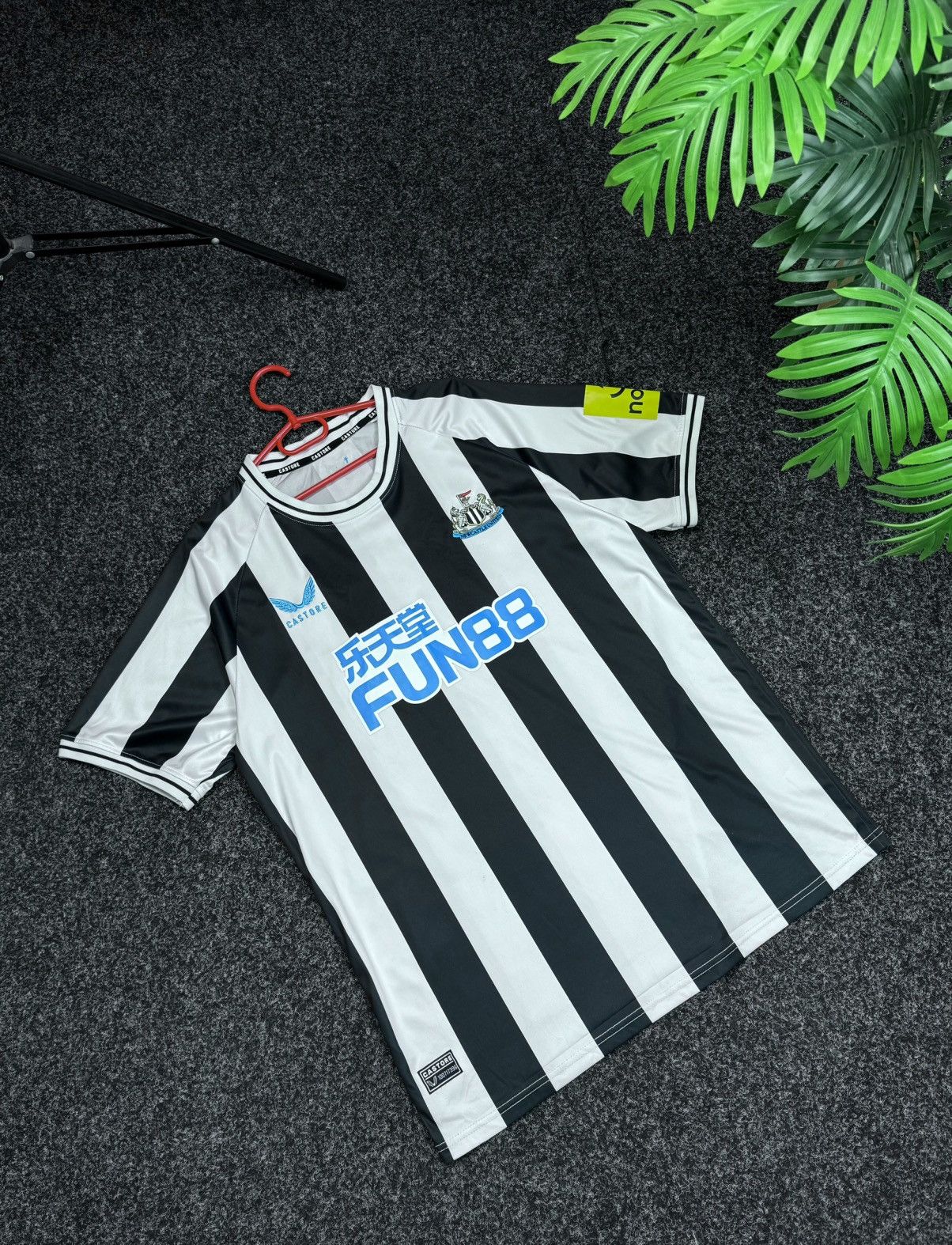 Castore NEWCASTLE UNITED ALMIRON #24 FOOTBALL SOCCER SHIRT CASTORE Size US L / EU 52-54 / 3 - 13 Thumbnail