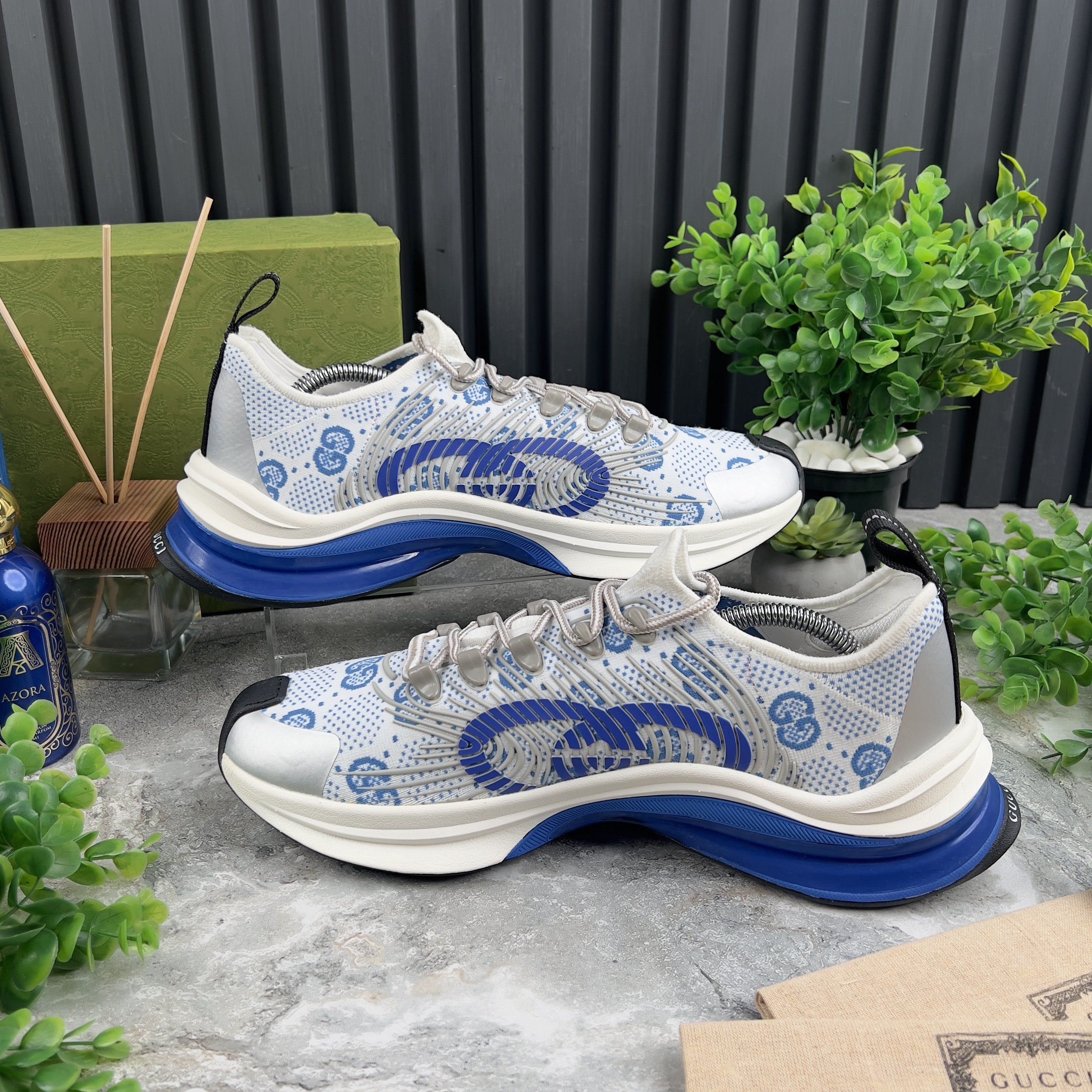 Gucci NEW Gucci Run Exclusiv GG Monogram Sneakers Fabric Size US 10.5 / EU 43-44 - 8 Thumbnail