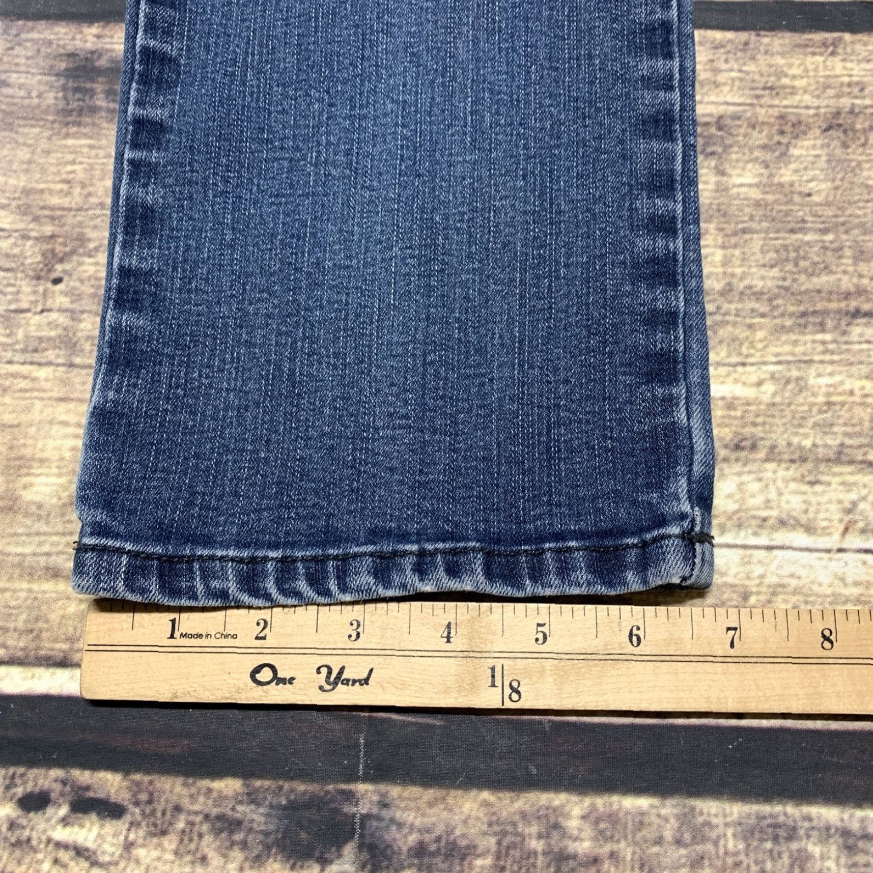 Lee Lee Classic Fit Jeans Women 32 x 26 Mid Rise Denim Blue Straight 5-Pocket Belt Loops Vintage No READ Size 24" / US 00 / IT 34 - 4 Thumbnail