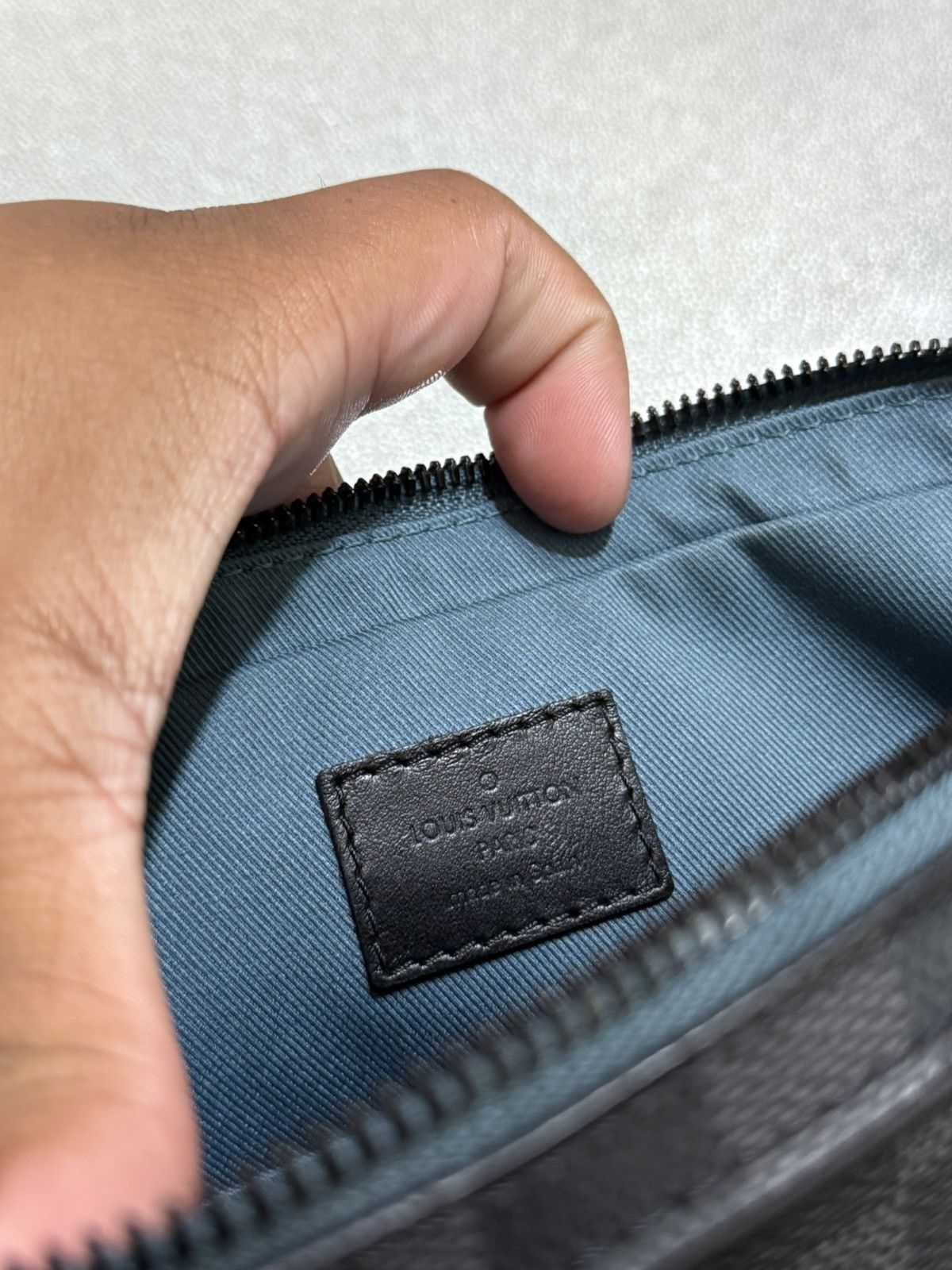 Louis Vuitton Louis Vuitton Damier Alpha Messenger Side Bag Black Size ONE SIZE - 12 Thumbnail