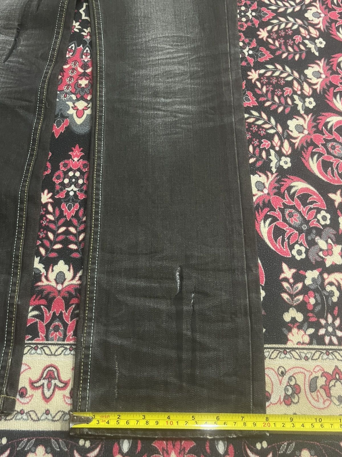 Le Grande Bleu (L.G.B.) Japan Solberry Dark Washed Graffiti Pocket Whisker Jeans Size US 29 - 17 Thumbnail