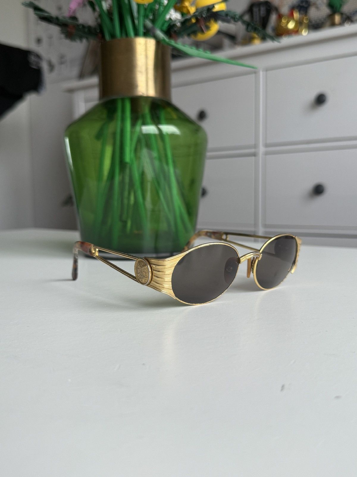 Designer × Fendi × Vintage Vintage 90s Fendi oval gold sunglasses luxury old money y2k Size ONE SIZE - 1 Thumbnail