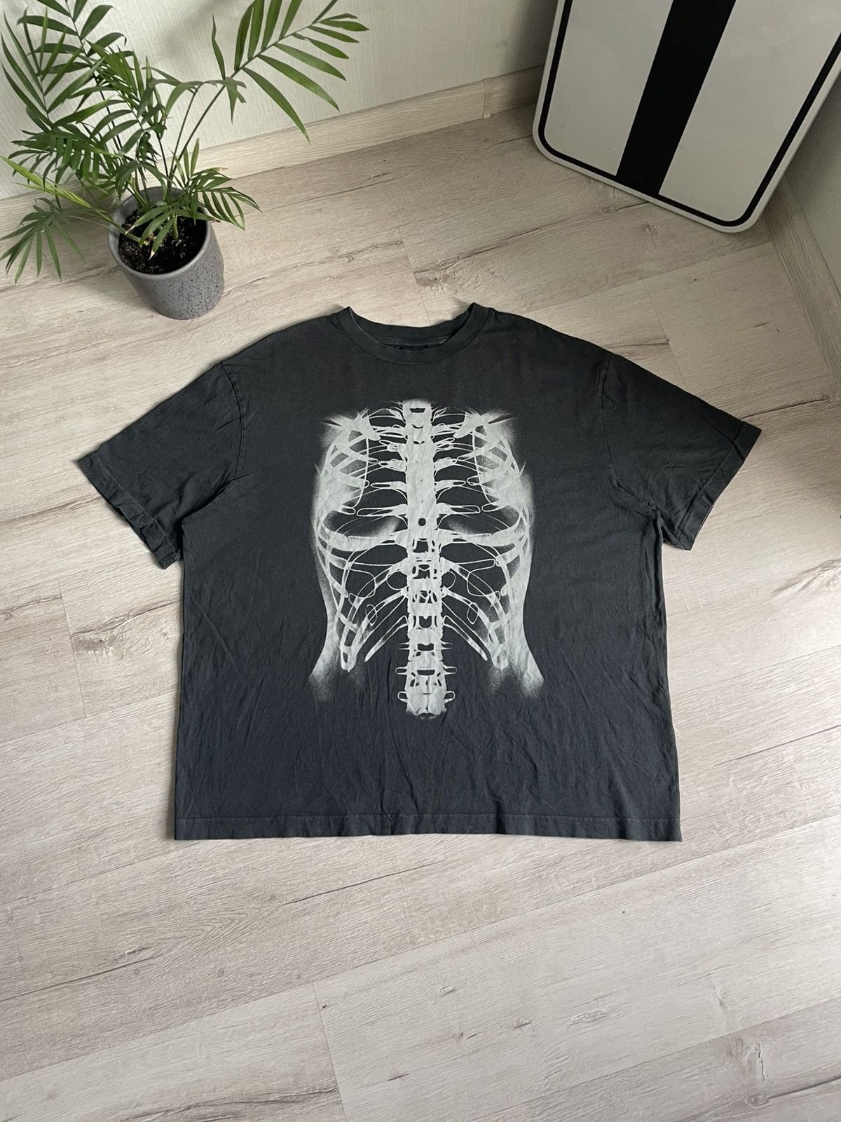 Japanese Brand Rare Faded Skeleton Boxy Fit T-shirt Playboy Carti Style Size US XL / EU 56 / 4 - 1 Thumbnail