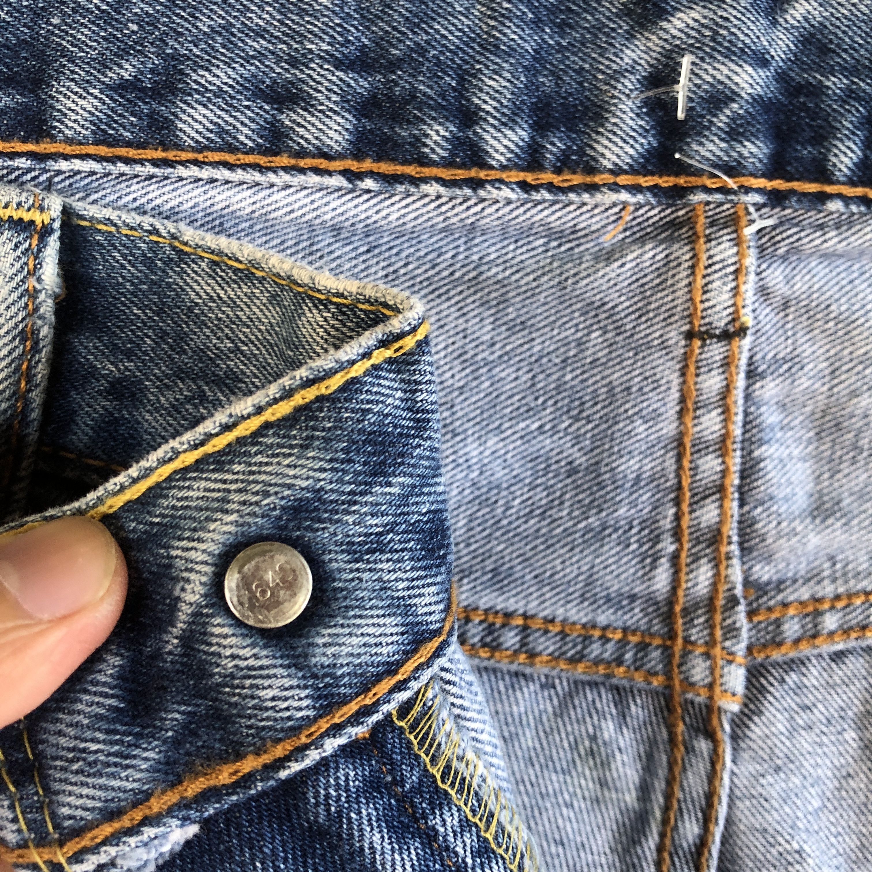 Levi's Vintage Baggy Levis Jeans Distressed Levi's 550 Faded Denim Size US 42 / EU 58 - 7 Thumbnail