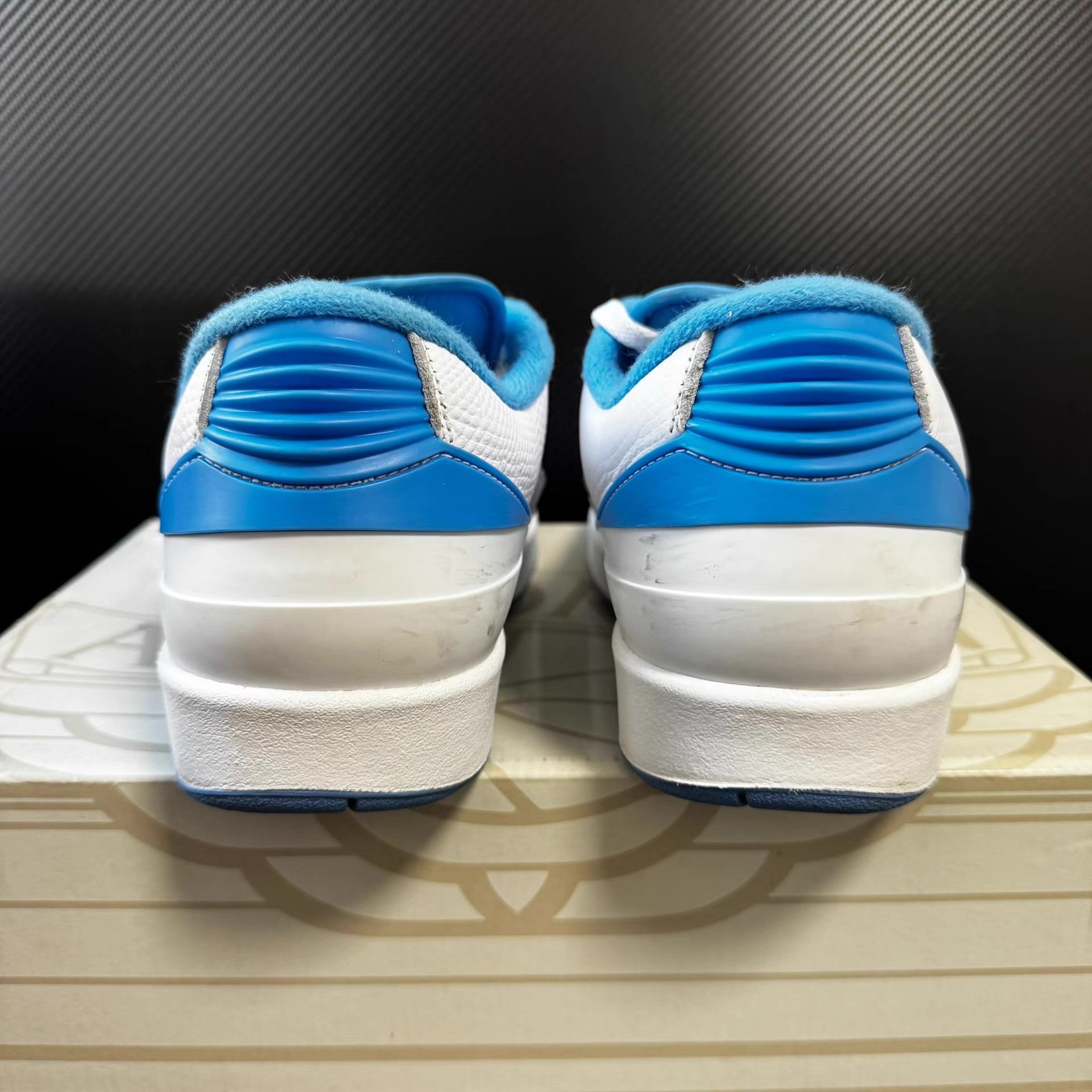Nike Nike Air Jordan 2 Low Q11 Size US 9.5 / EU 42-43 - 2 Thumbnail